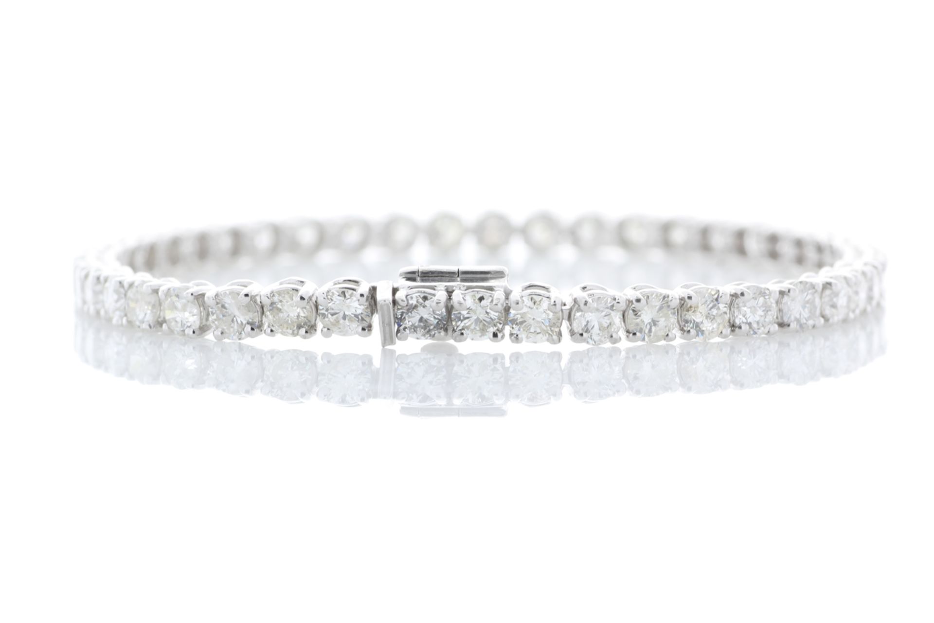 18ct White Gold Tennis Diamond Bracelet 9.03 Carats - Image 3 of 4