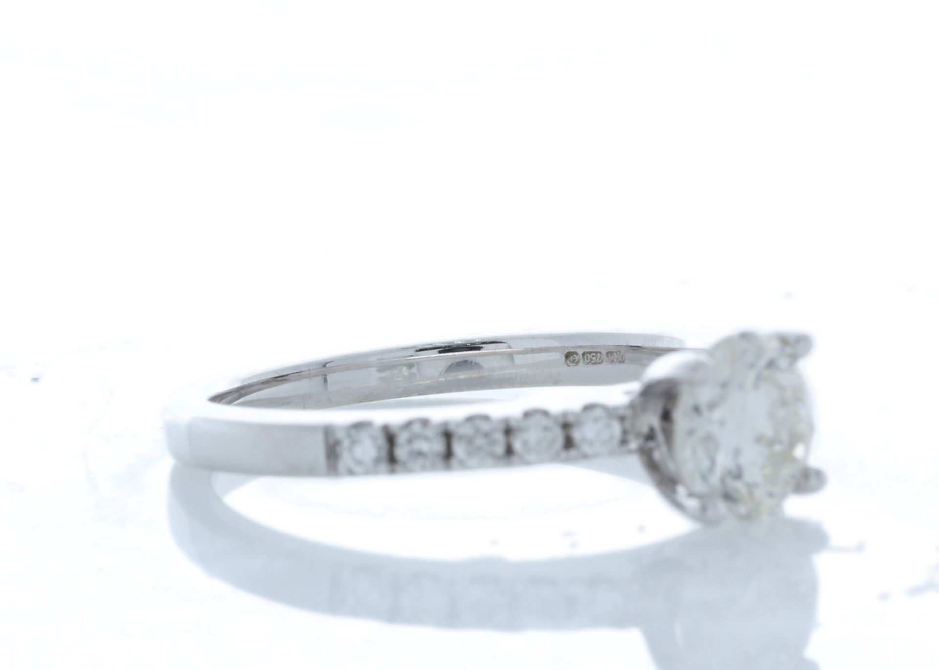 18ct White Gold Single Stone Prong Set With Stone Set Shoulders Diamond Ring 0.90 Carats - Image 2 of 5