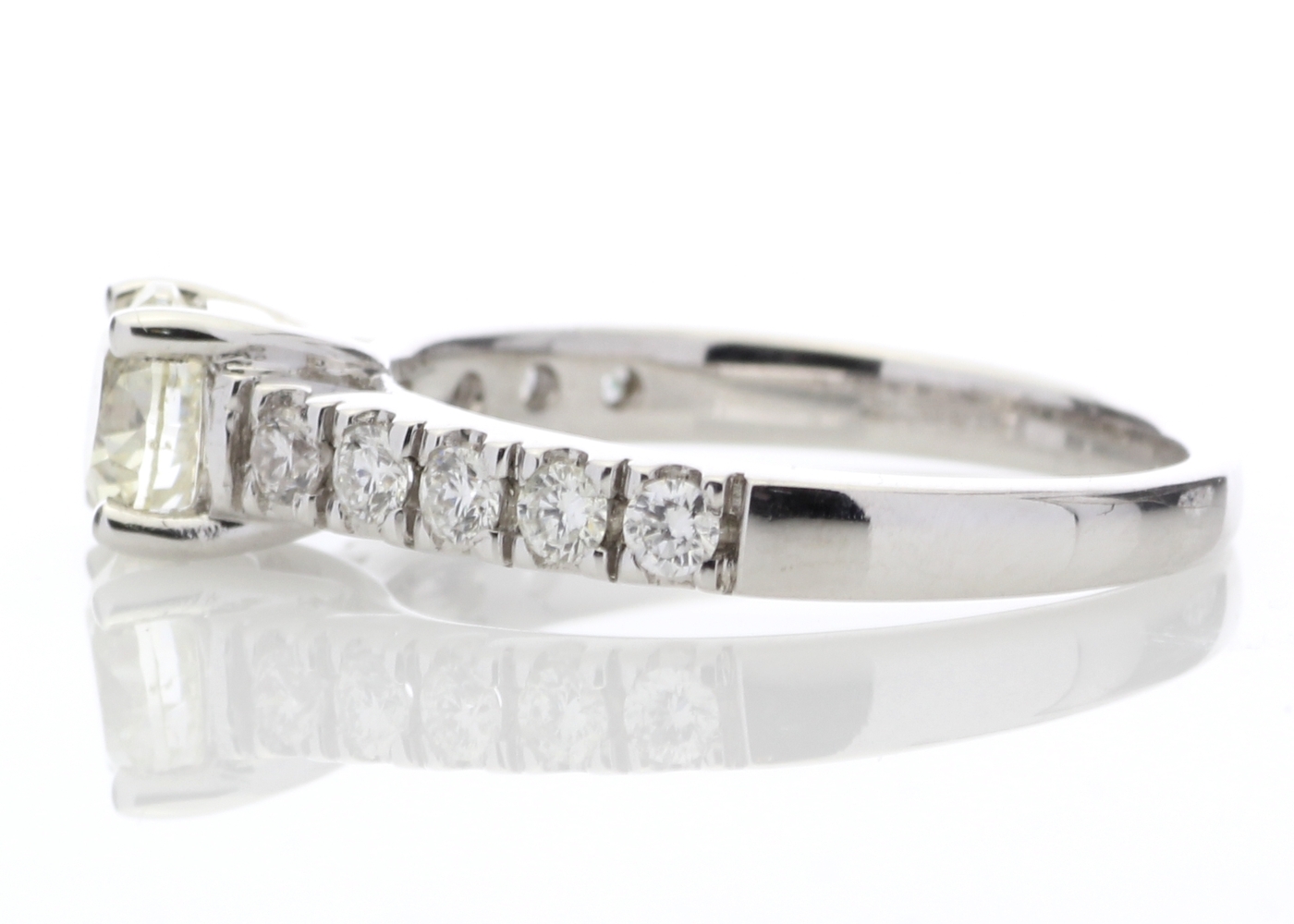 18ct White Gold Single Stone Claw Set With Stone Set Shoulders Diamond Ring 0.61 Carats - Image 3 of 4