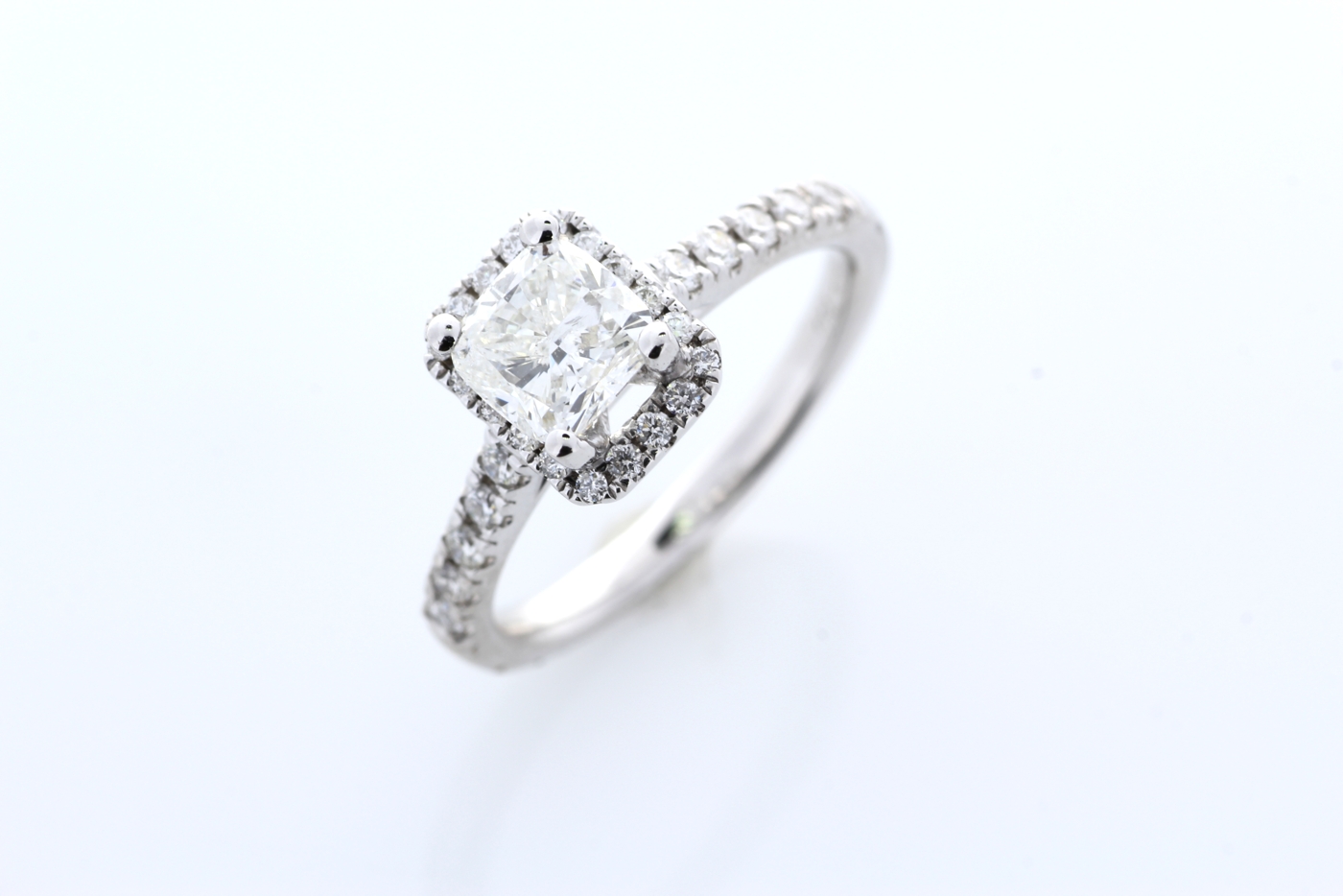 18ct White Gold Single Stone Radiant Cut Diamond Ring (1.01) 1.32 Carats - Image 5 of 6