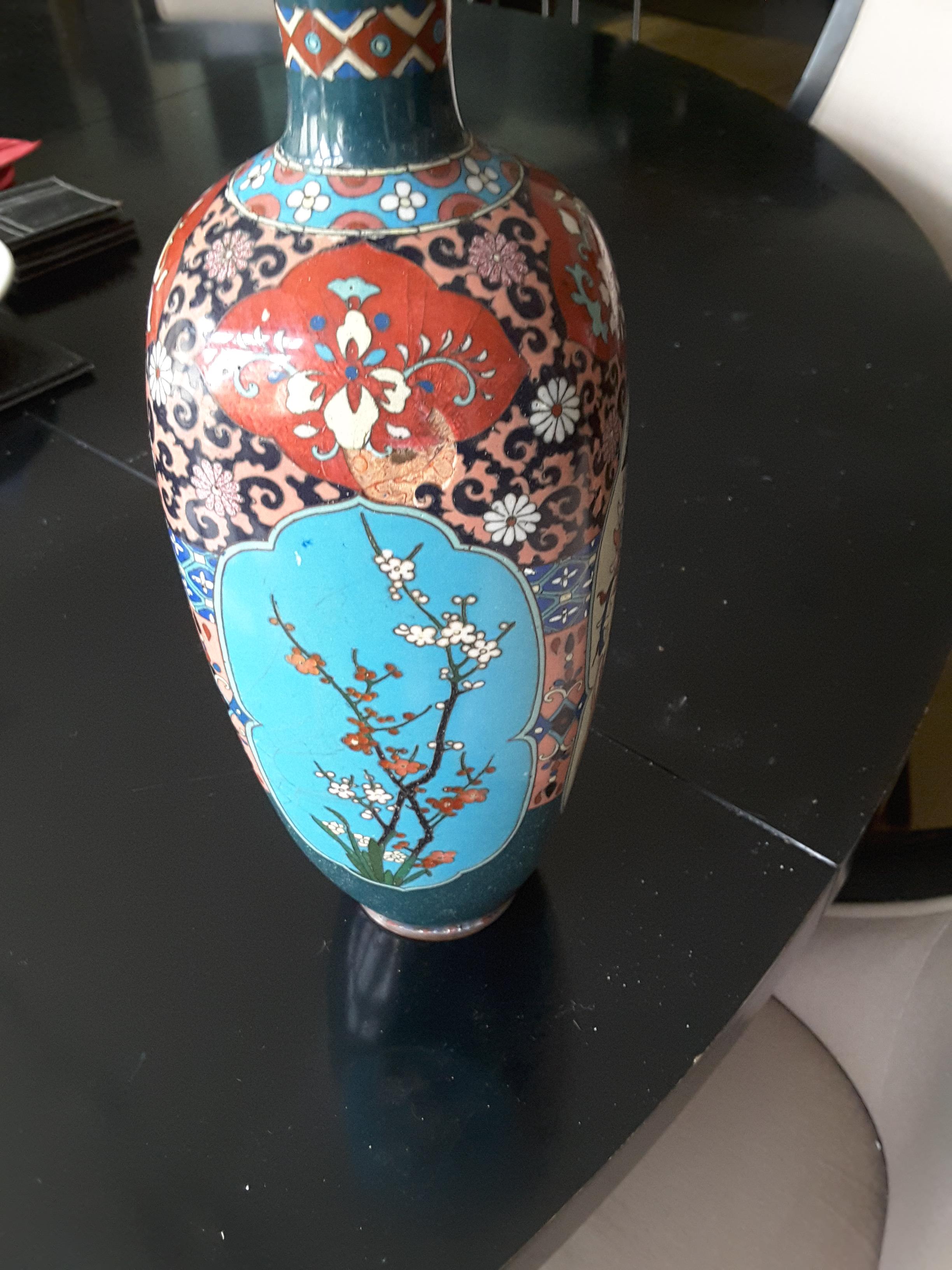 A Pair Of Japanese Cloisonne Vases - Image 7 of 8