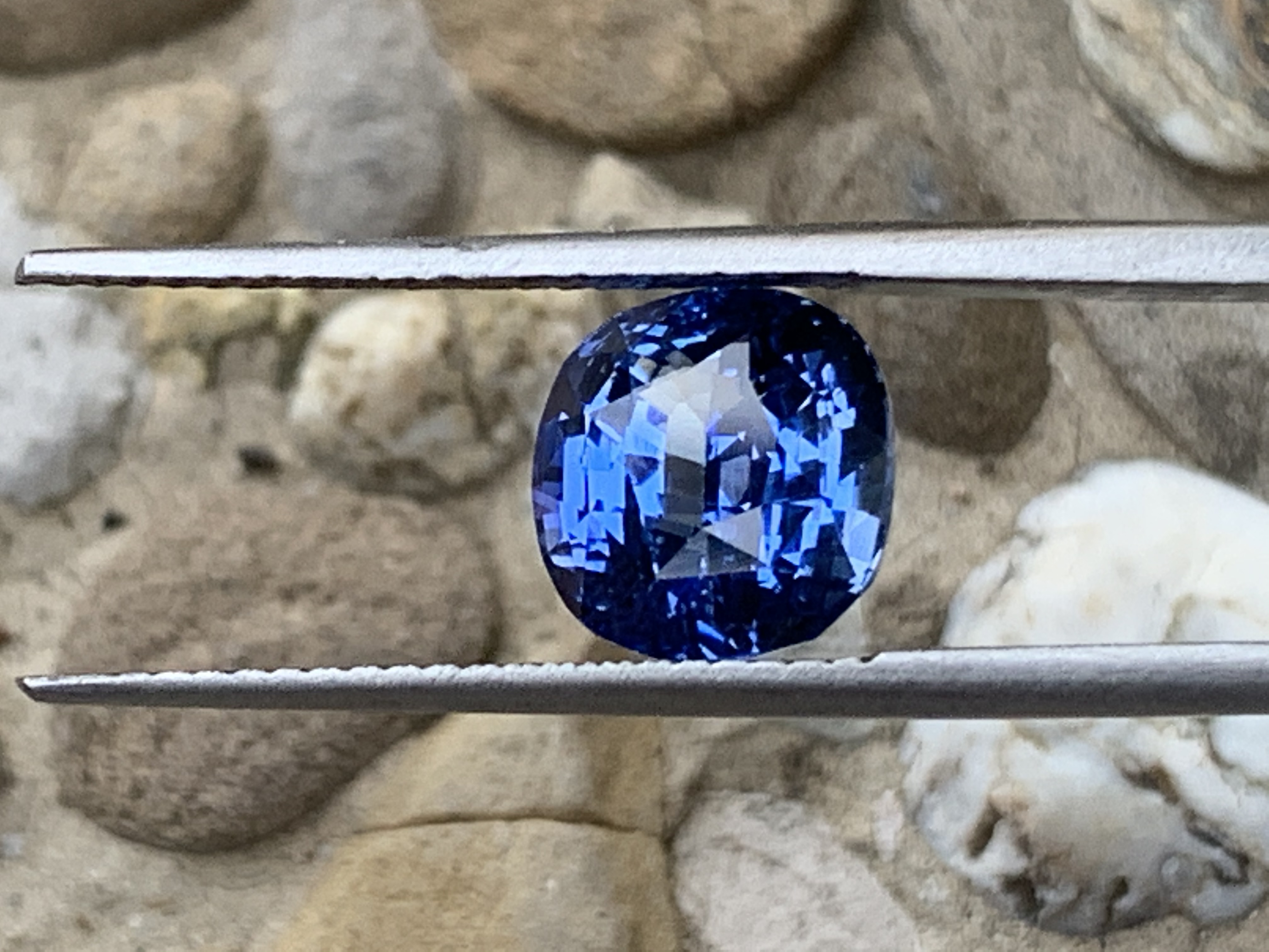 4.78 Ct Blue Sapphire - Image 2 of 8