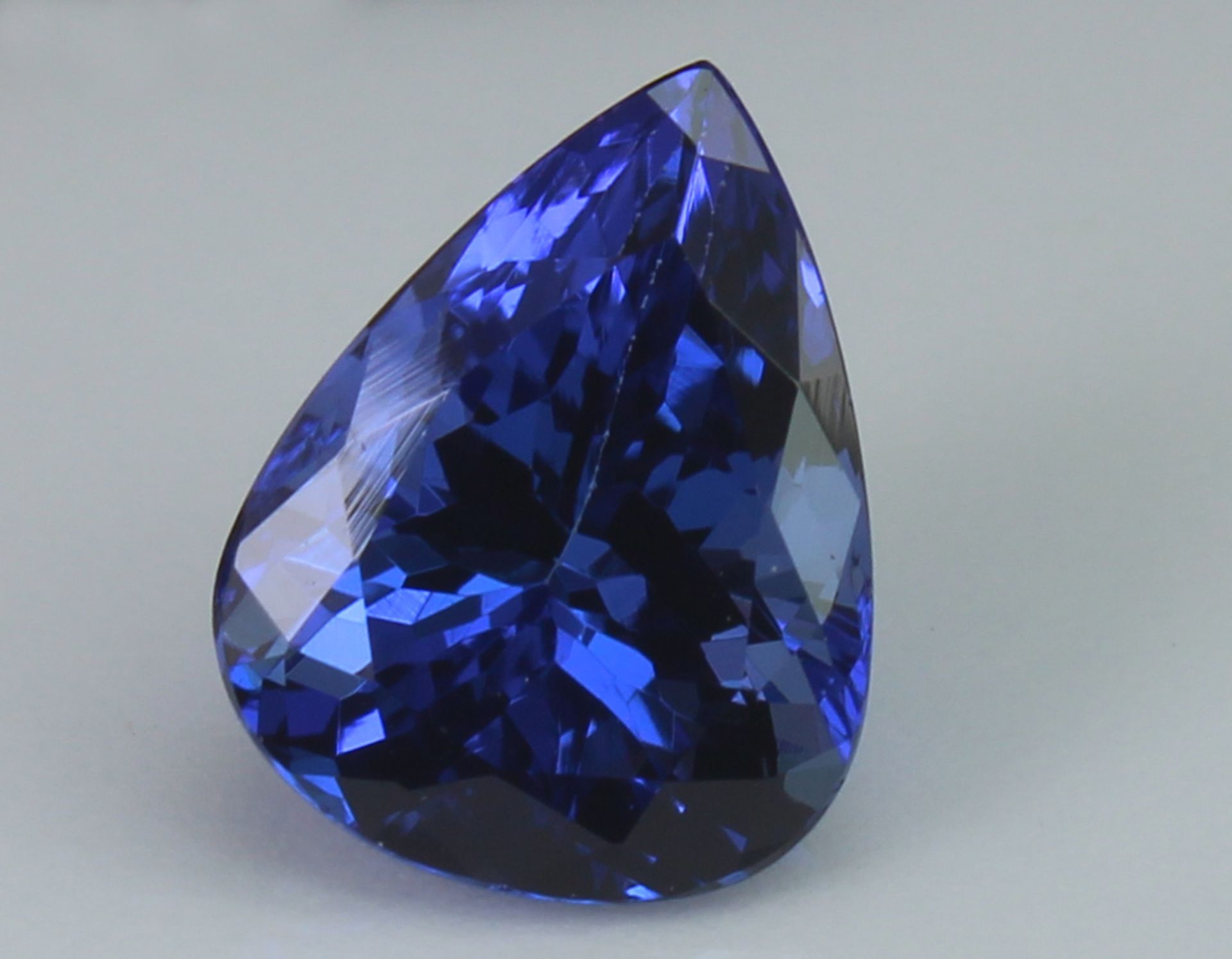 3.96 Ct Tanzanite - Image 4 of 6