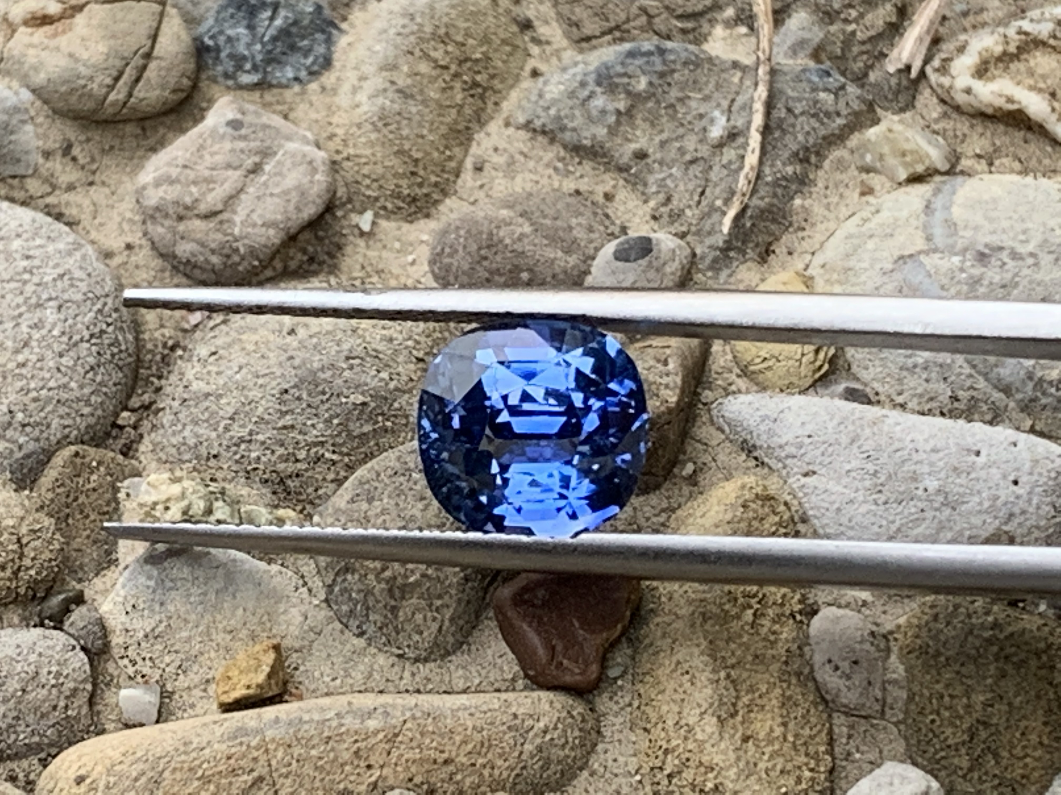 4.78 Ct Blue Sapphire - Image 3 of 8