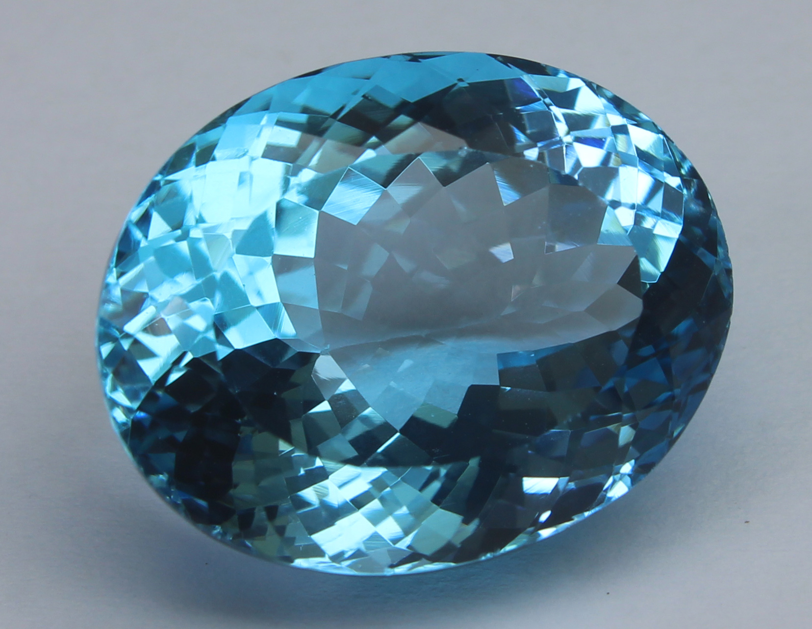 22.88 Ct Blue Topaz - Image 3 of 5