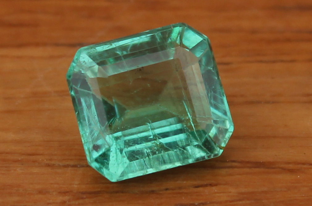 1.40 Ct Emerald - Image 2 of 5