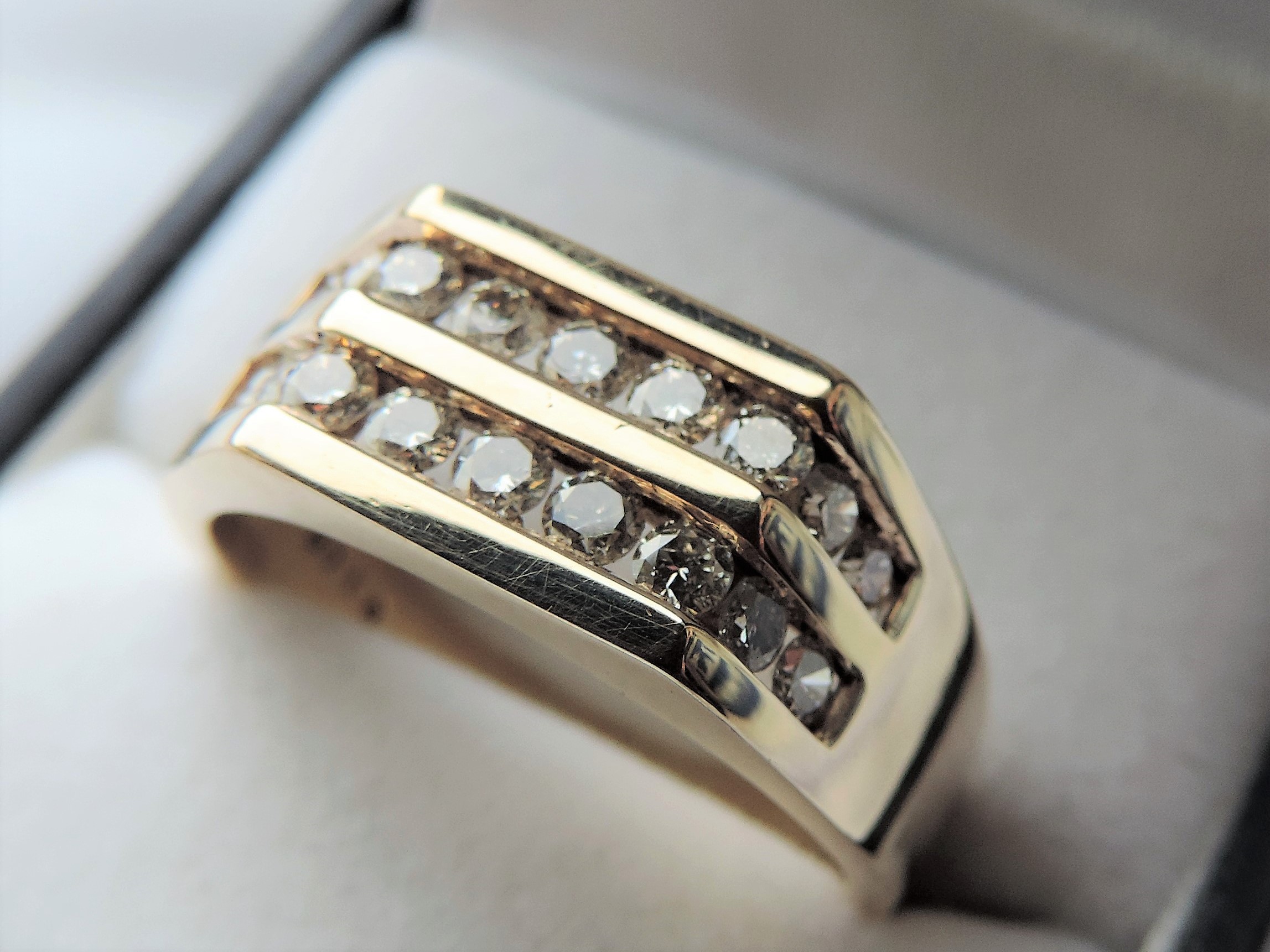 Gents 9Ct Gold Diamond Signet Ring 1Carat Diamonds Size Y - Image 3 of 7