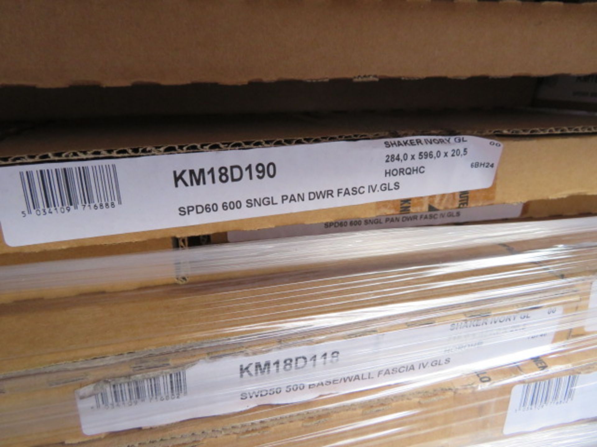 (K13) LARGE PALLET TO CONTAIN APPROX. 86 ITEMS OF KITCHEN STOCK TO INCLUDE: SHAKER IVORY GLOSS ... - Image 4 of 4