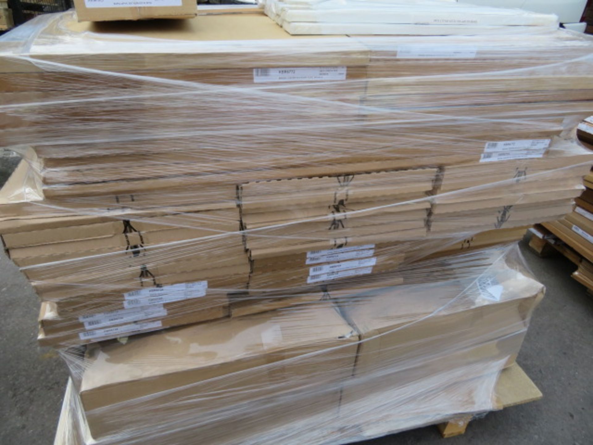 (K5) LARGE PALLET TO CONTAIN APPROX. 95 ITEMS OF KITCHEN STOCK TO INCLUDE: BIFOLD FOOR WHITE GL... - Image 2 of 5