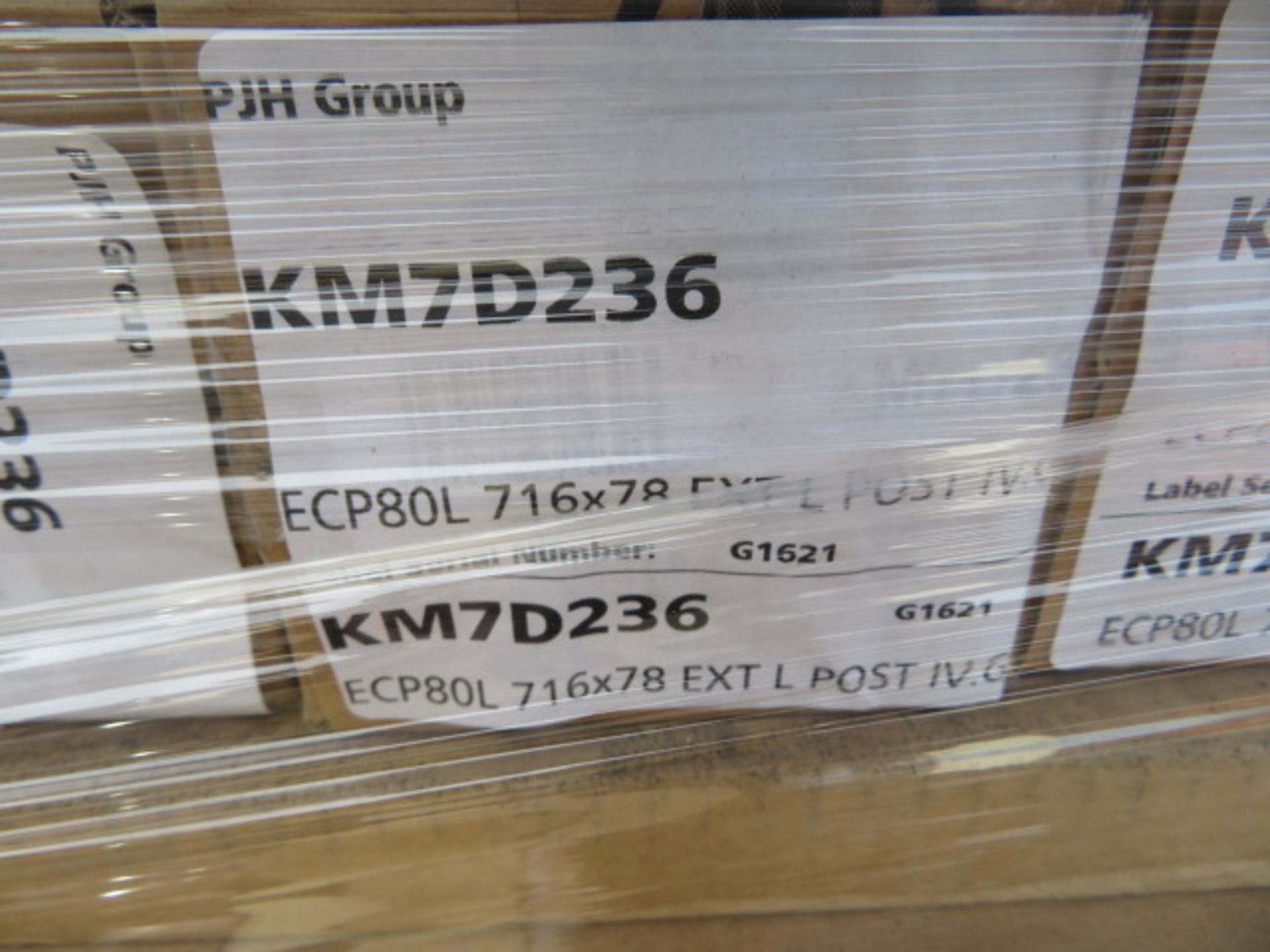 (K3) LARGE PALLET TO CONTAIN APPROX. 56 ITEMS OF KITCHEN STOCK TO INCLUDE: 300MM BASE CABINET,... - Image 4 of 5