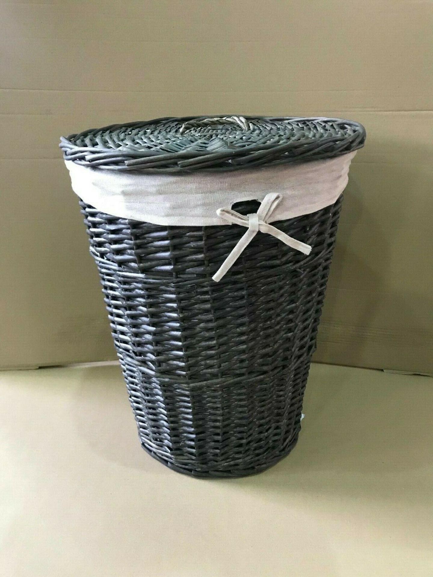 PALLET TO CONTAIN 20 x BRAND NEW TESCO LUXURY WILLOW LAUNDRY BASKET GREY WASH APPROX 44x44x80CM... - Image 5 of 5