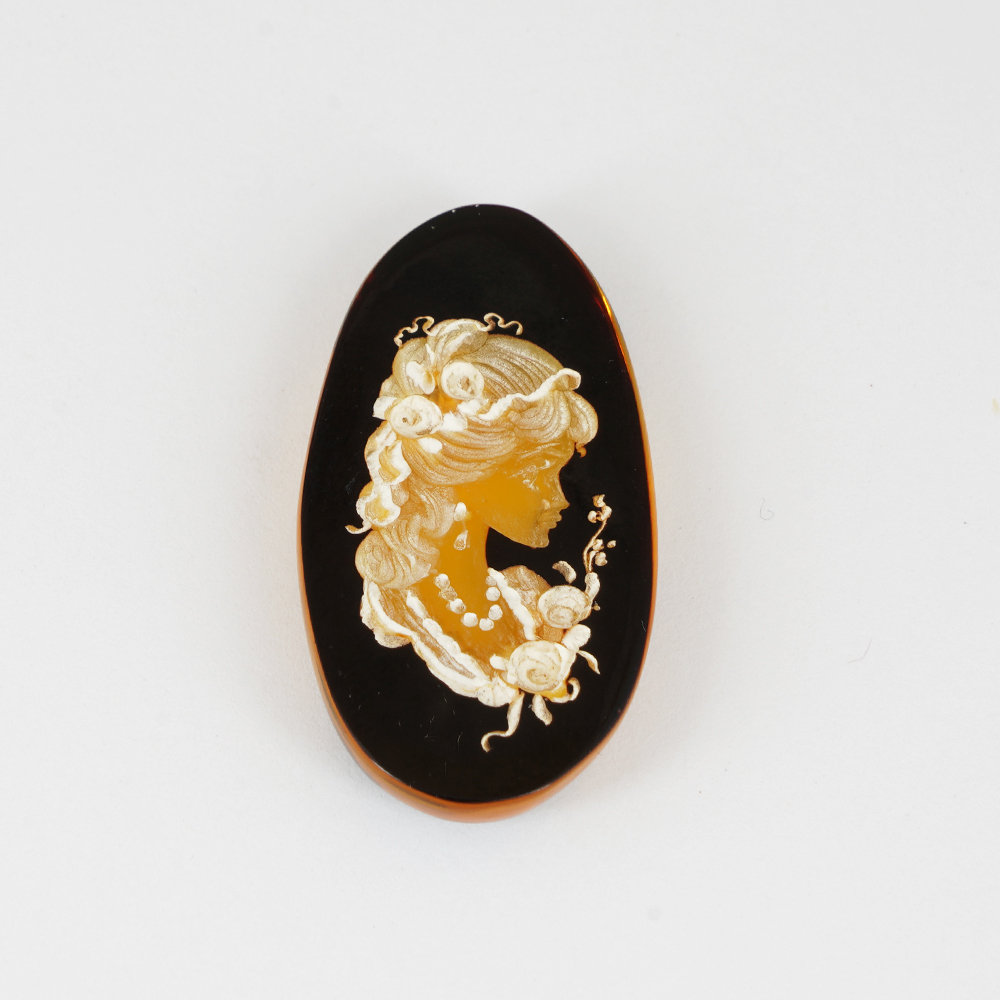 9.64 ct. Amber Women Face Intaglio Carving - Image 3 of 5