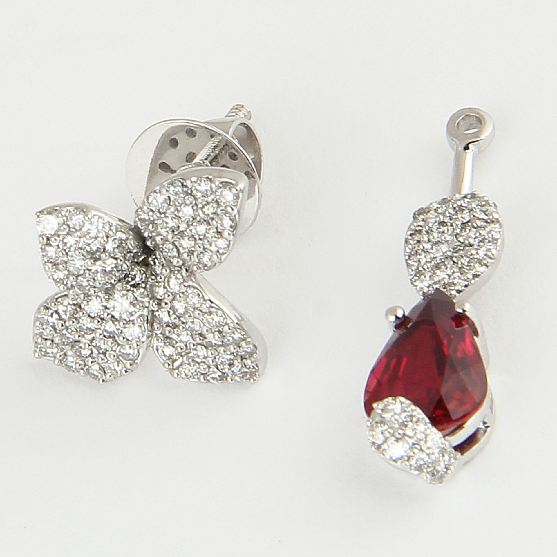 14 K Pigeon's Blood Ruby (GRS Cert.) & Diamond Earrings - Image 3 of 9