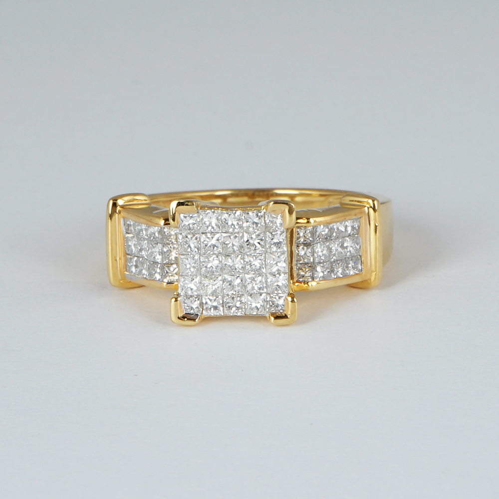 14 K / 585 Yellow Gold Diamond Ring