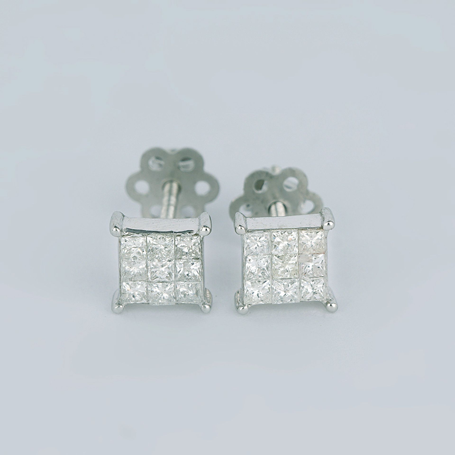 EGL Certified 14 K / 585 White Gold Diamond Studs