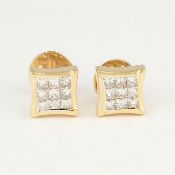 14 K / 585 Yellow Gold Diamond Earring Studs