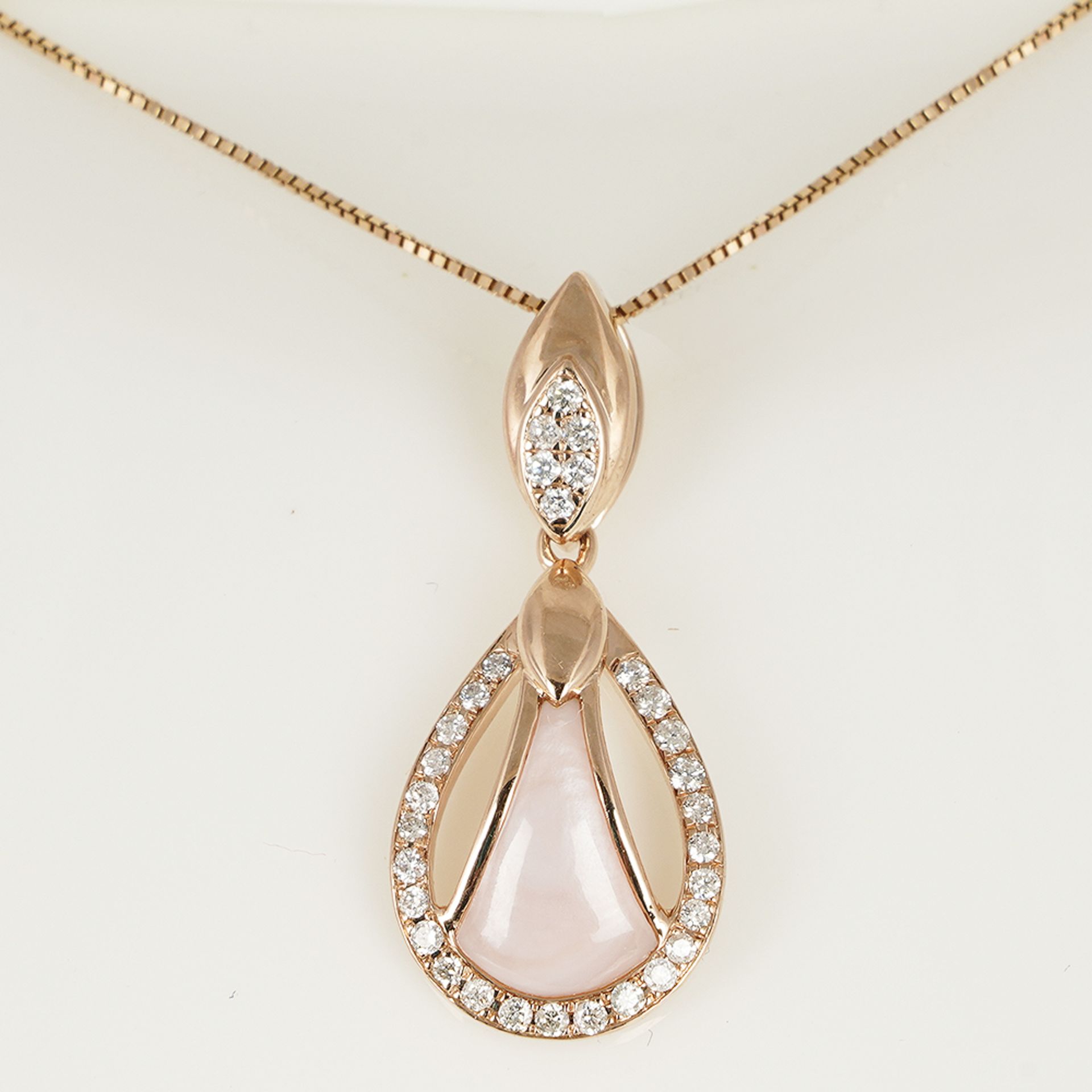 14 K / 585 Rose Gold Diamond & Mother of Pearl Pendant Necklace Set - Image 5 of 7