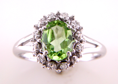 9ct White Gold Cluster Diamond And Peridot Ring (P1.40) 0.09 Carats - Image 5 of 7