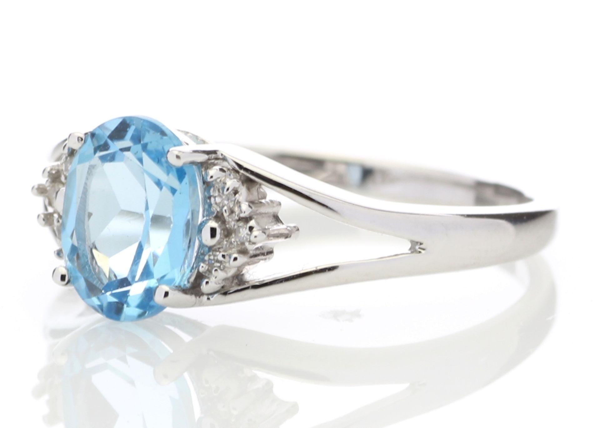 9ct White Gold Diamond And Blue Topaz Ring 0.02 Carats - Image 2 of 6