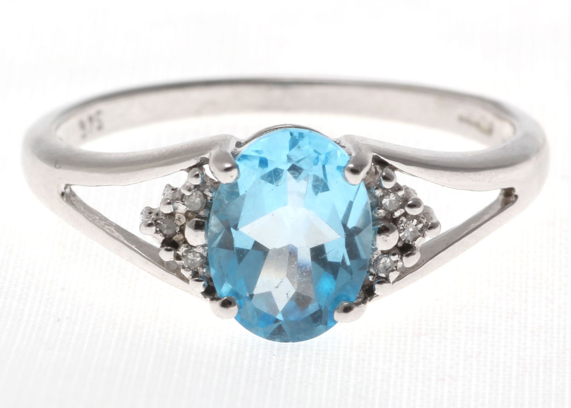 9ct White Gold Diamond And Blue Topaz Ring 0.02 Carats - Image 5 of 6