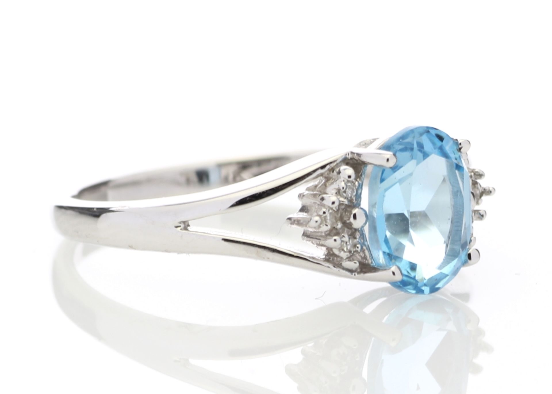 9ct White Gold Diamond And Blue Topaz Ring 0.02 Carats - Image 4 of 6