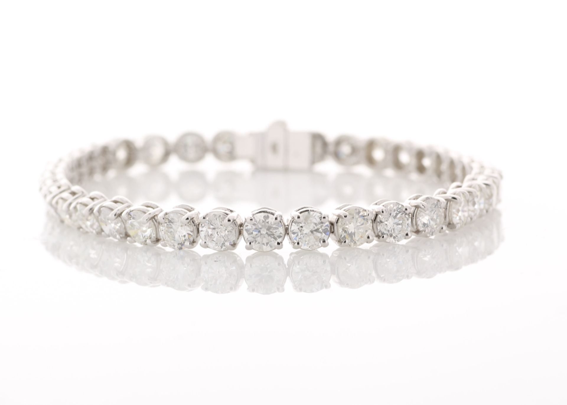 18ct White Gold Tennis Diamond Bracelet 11.54 Carats - Image 3 of 5