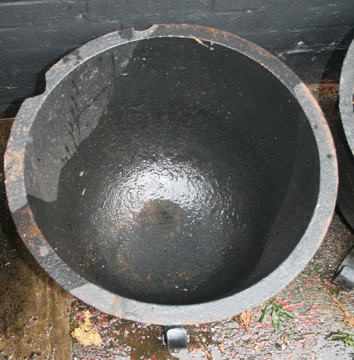 Pair of Victorian Cast Iron Plant Pots On Stands - Image 5 of 5