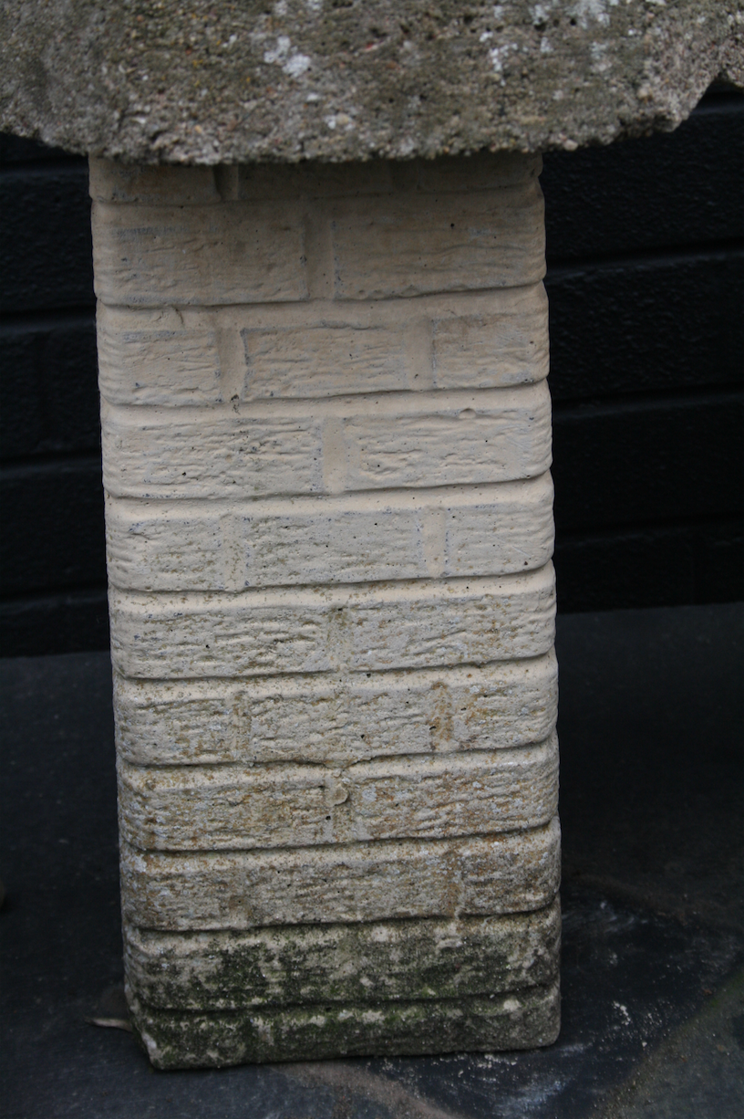 Modern Stone Composite Bird Bath - Image 6 of 6