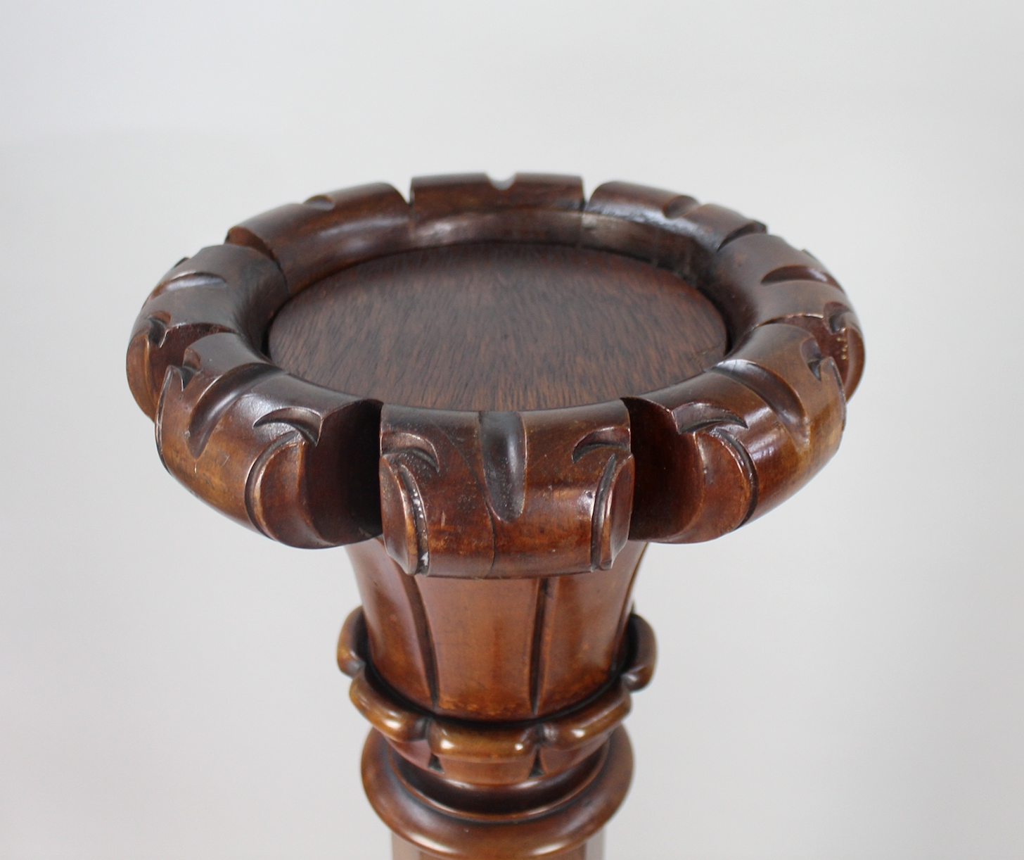 Pair of Early Victorian Carved Mahogany Pedestals - Image 4 of 10