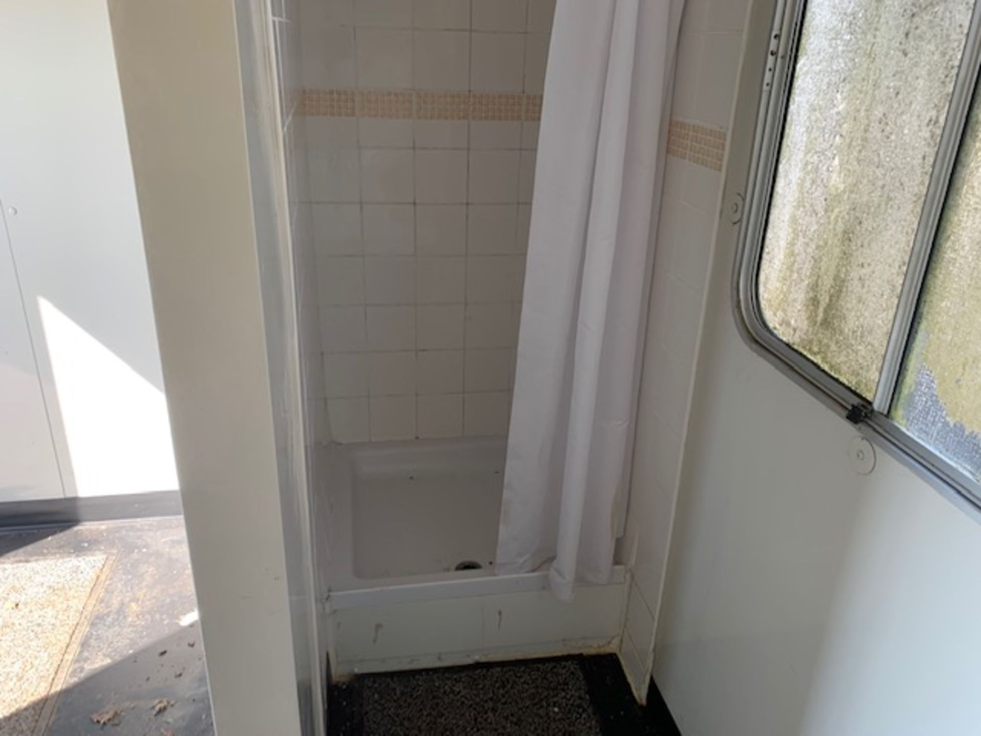 28' Genuine Portakabin Unit With WC's/Shower - Image 5 of 9