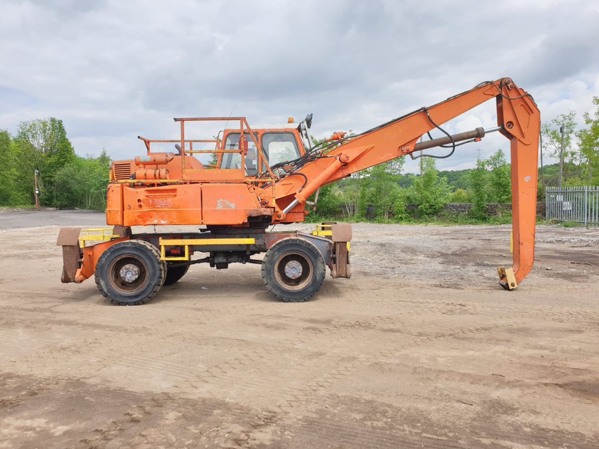 Atlas 1304 Wheeled Scrap Handler - Image 3 of 6