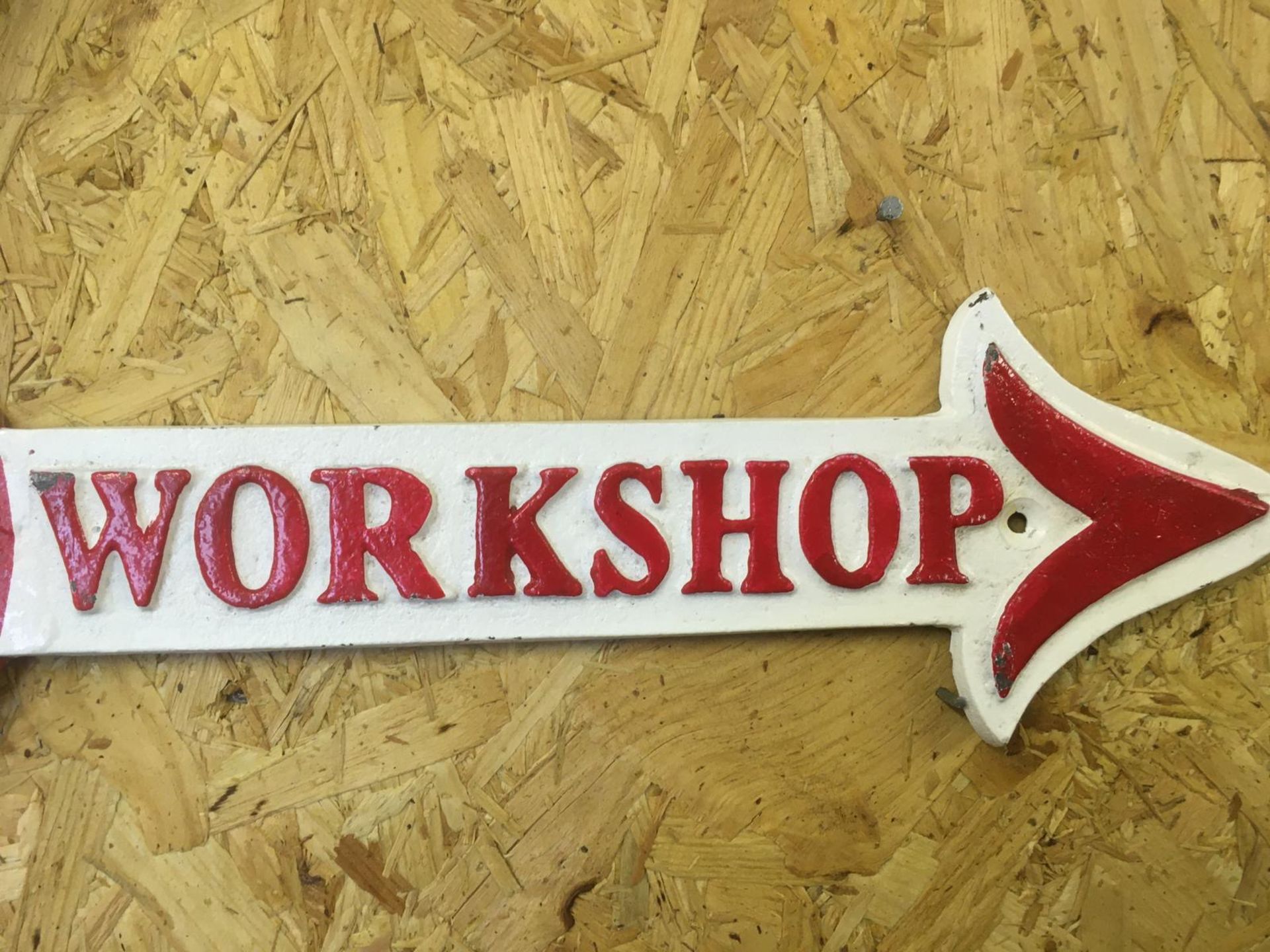 Vespa Workshop Arrow Wall Plaque - Image 3 of 3