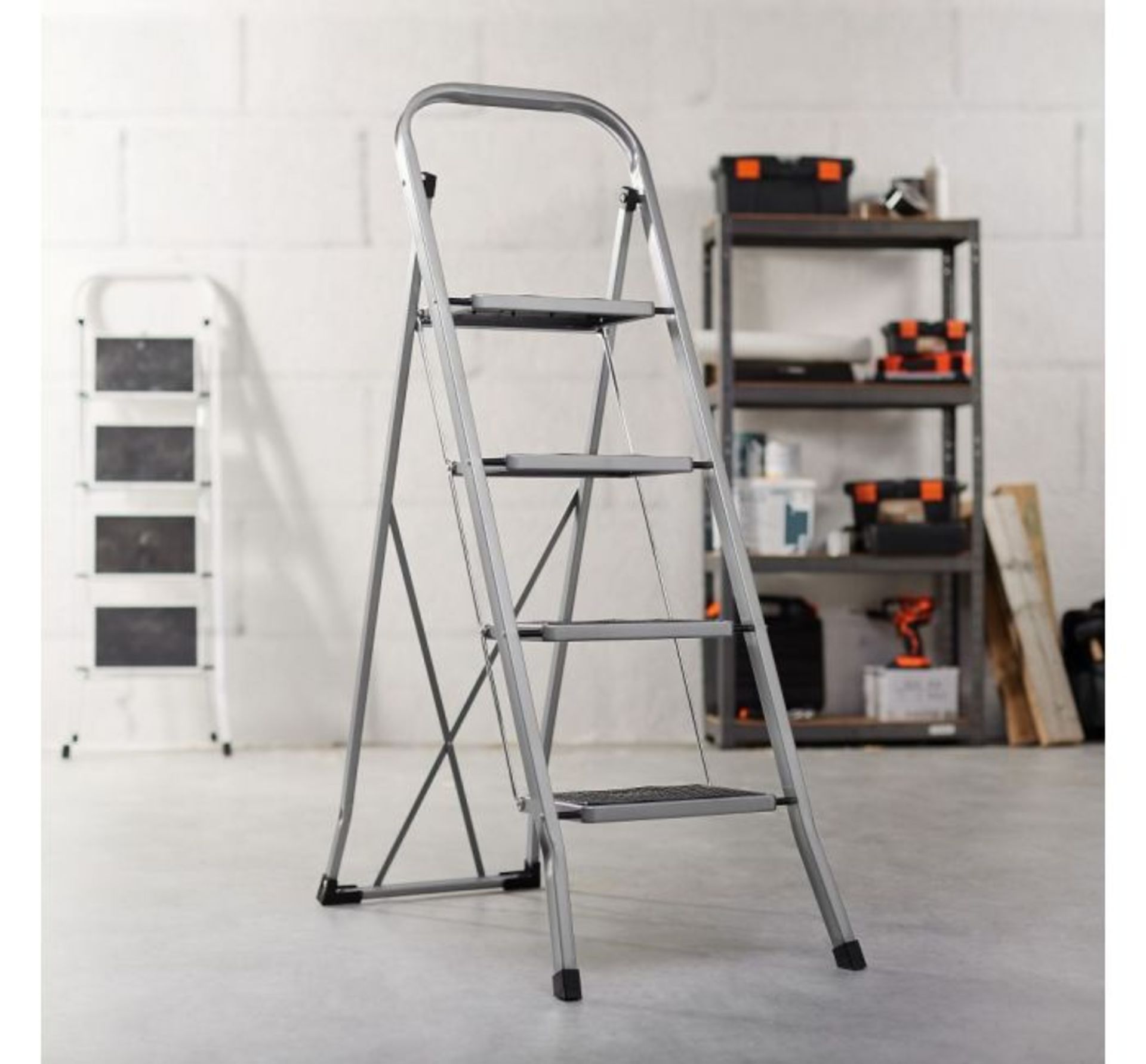 (HZ117) 4 Step Steel Ladder Distributes weight evenly for total stability Top hand rail and a...