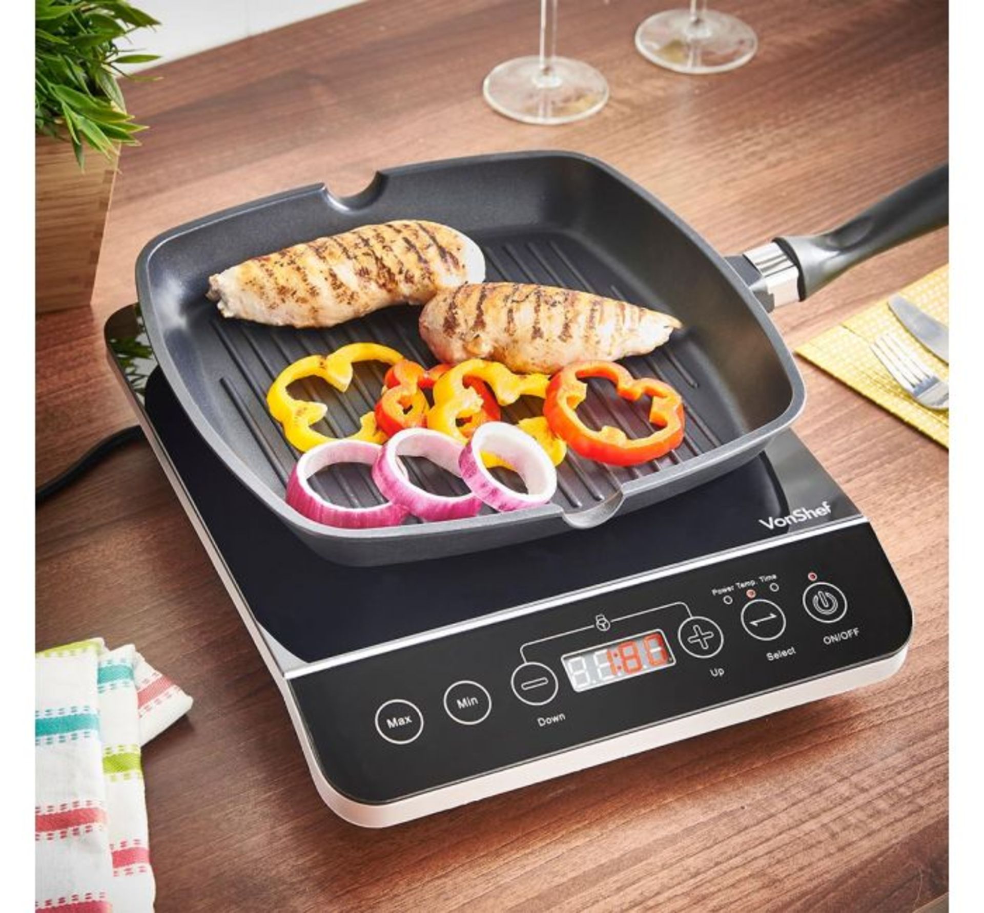 (HZ39) Digital Induction Hob Portable and powerful 2000W induction hob - great for small kitch...