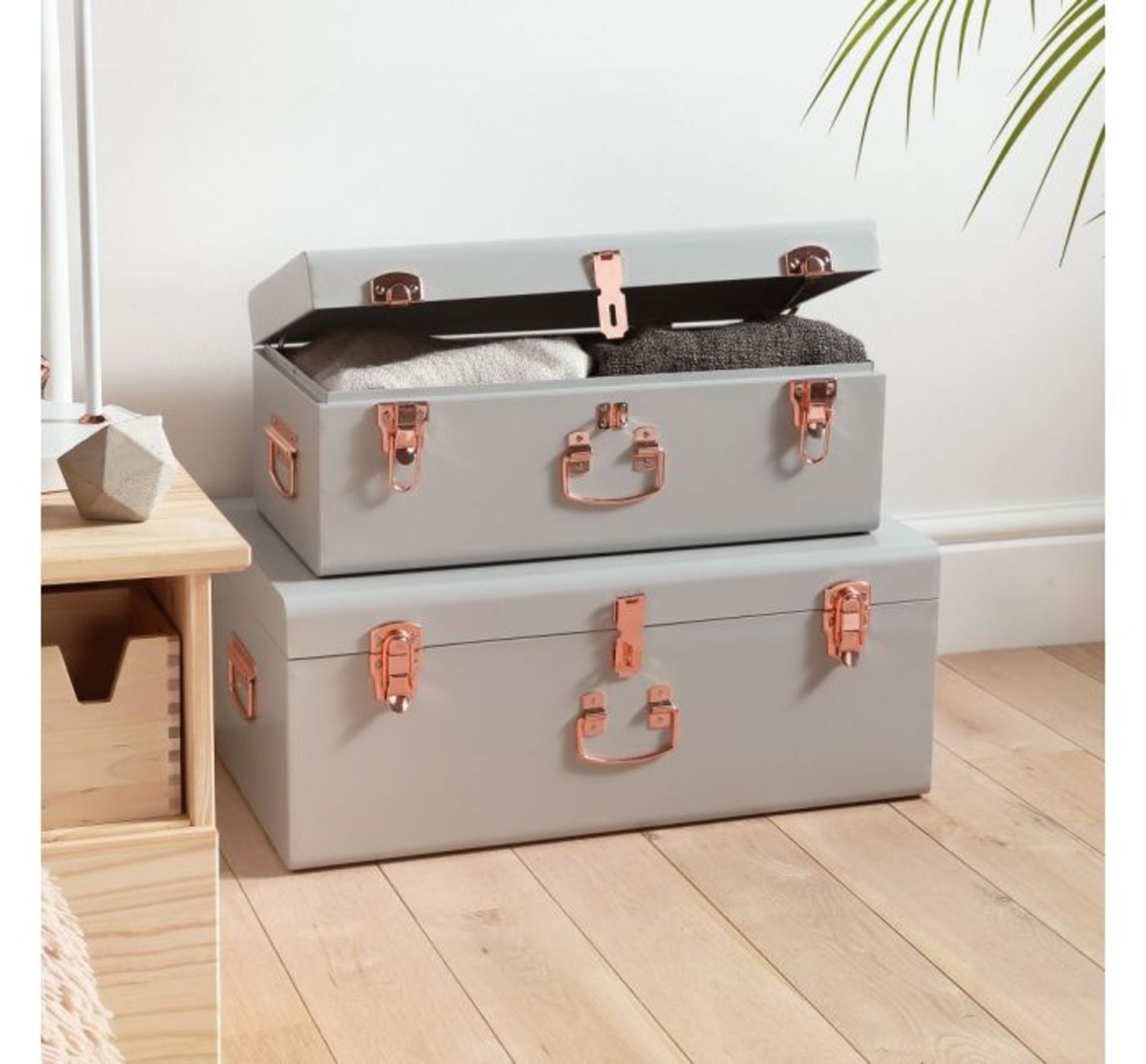 (HZ6) Grey Storage Trunks - Set of 2 Set of 2 vintage-style storage trunks - a sophisticated a... - Image 3 of 3