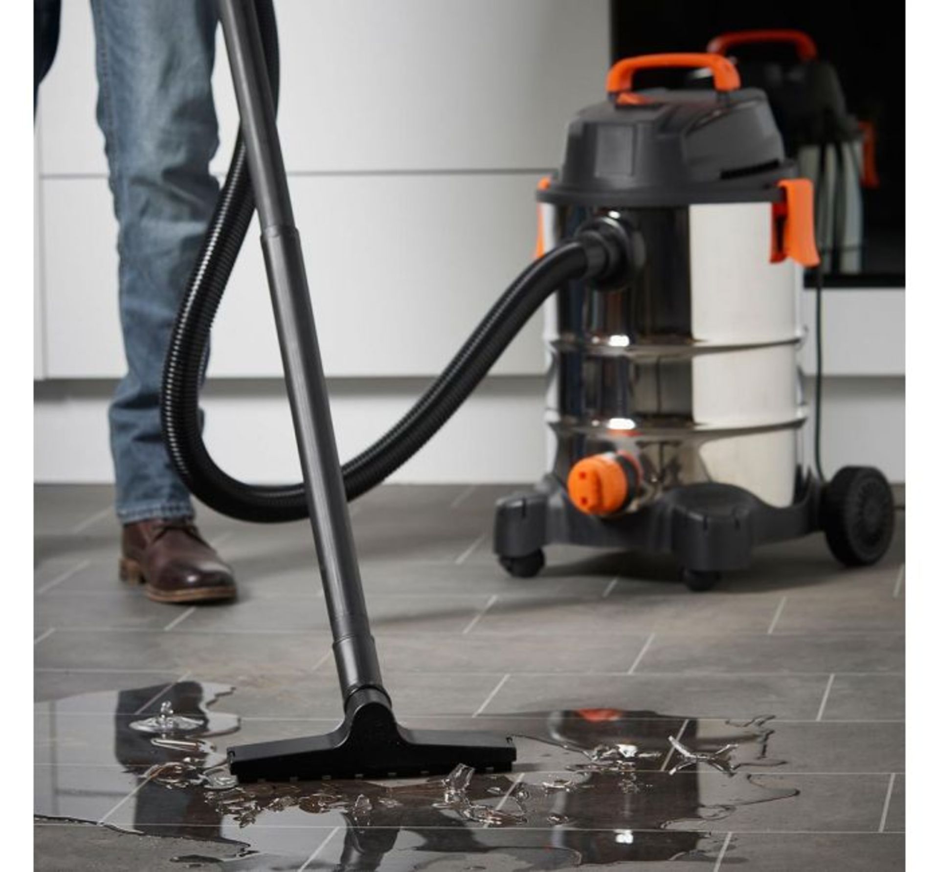 (F25) 30L Wet & Dry Vacuum Designed for heavy duty cleaning jobs, this multi-use 30L Wet & Dry...