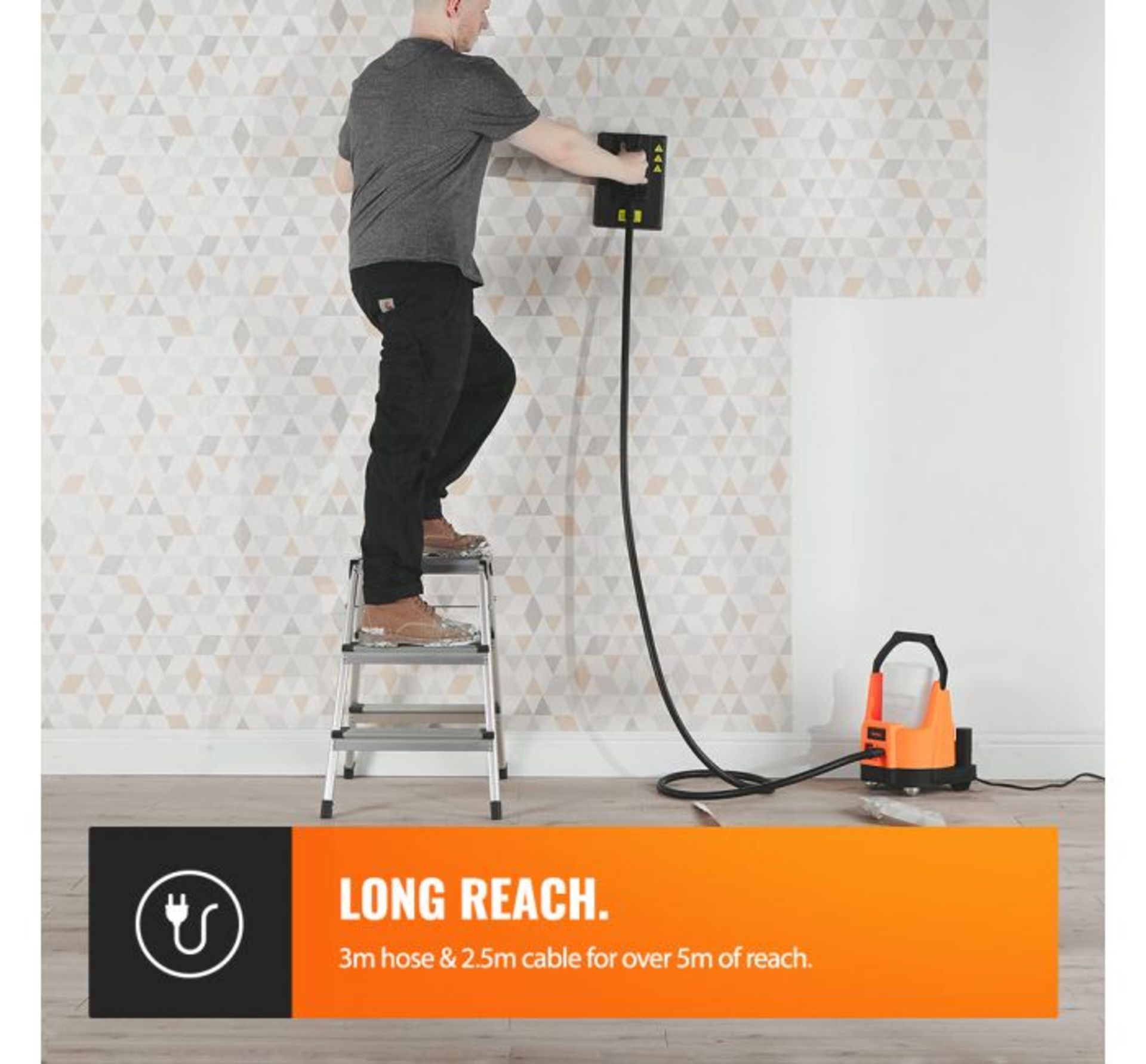 (F48) 1500W Wallpaper Steamer Features a detachable 2.5L water tank, heat-resistant hose and p... - Image 3 of 4