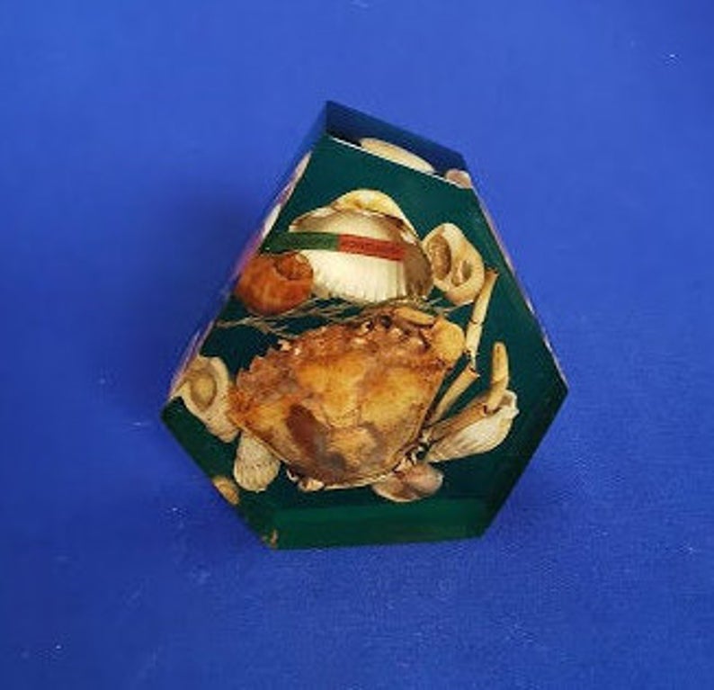 Vintage 1960s Kitsch Lucite Sea Shells Crab Paperweight Portugal - Image 2 of 4