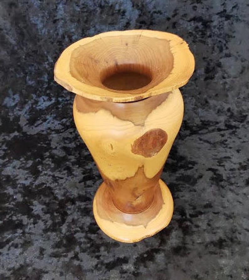 Hand turned wood vase rich natural colours interesting grain paterns decorative - Image 3 of 4