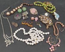 Vintage Collectable Costume Jewellery Includes Brooches & Cufflinks