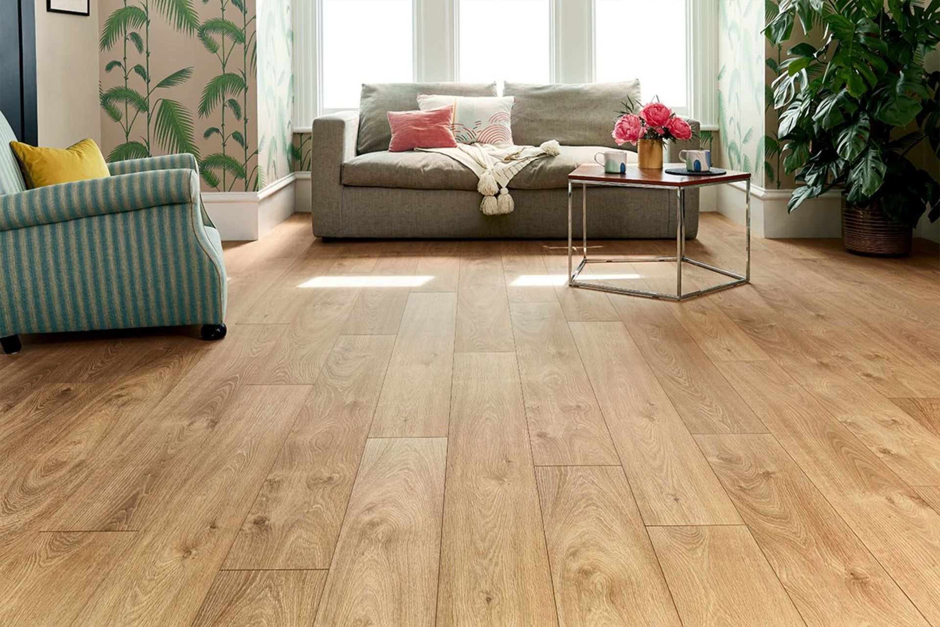 7.4mm2 Navelli Oak Laminate Flooring Bevel Edged.12mm Thick, 4 Sided, 1285x192x12mm.With a natu...