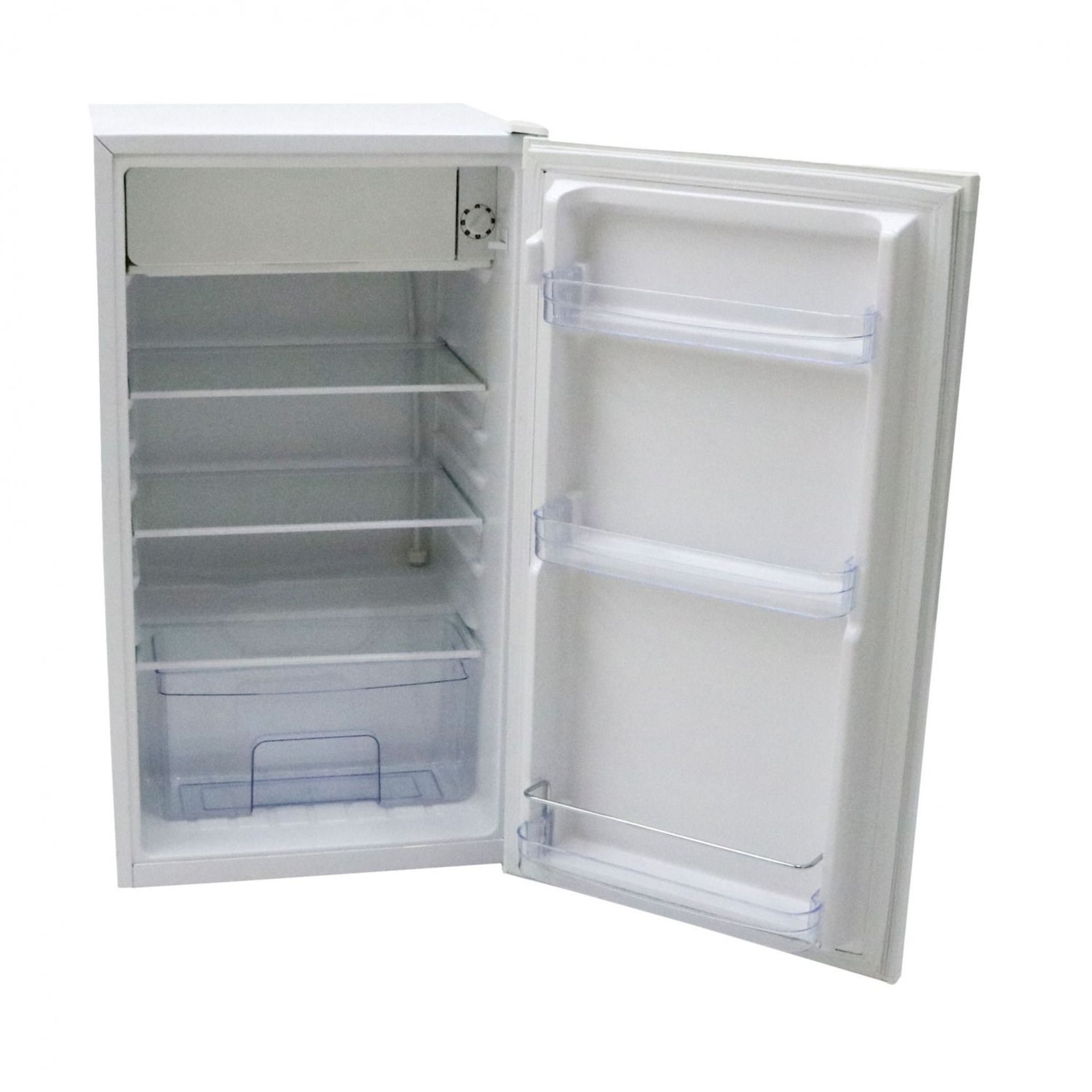 90L Undercounter Fridge. The under counter 90L fridge offers a space saving compact design wit... - Image 2 of 2