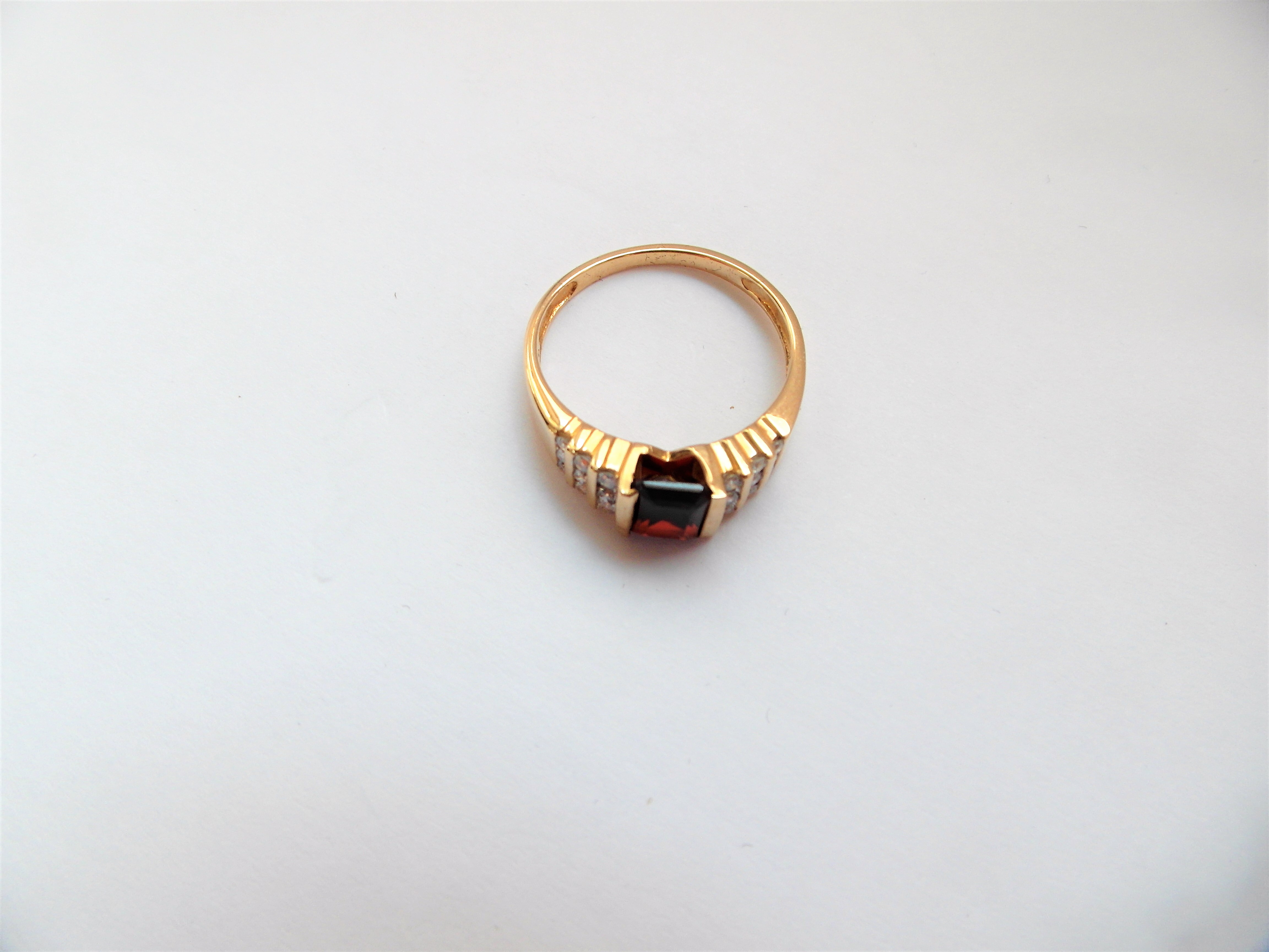 Gold Diamond & Garnet Ring - Image 6 of 6