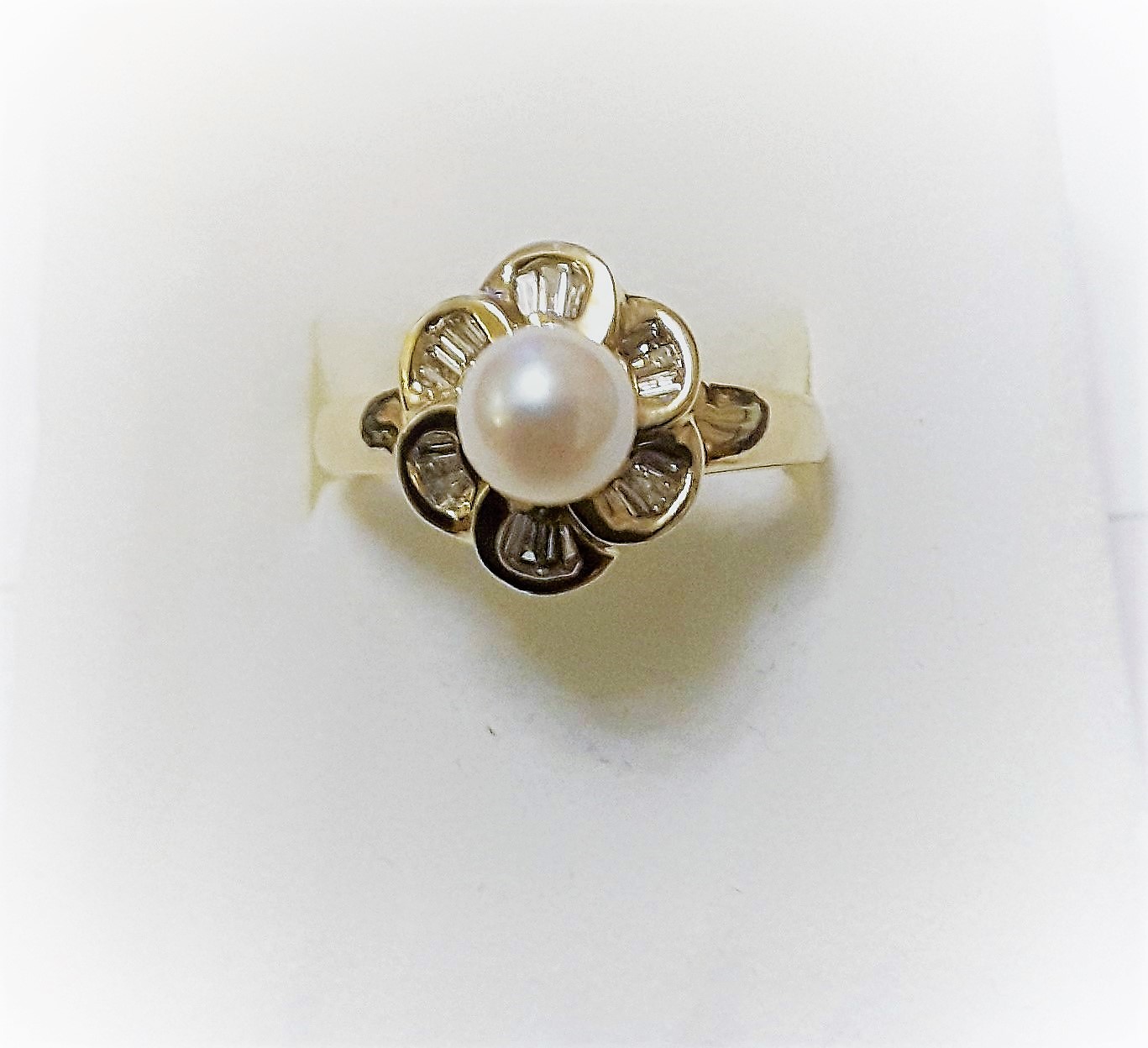 Gold Diamond & Pearl Ring - Image 3 of 8