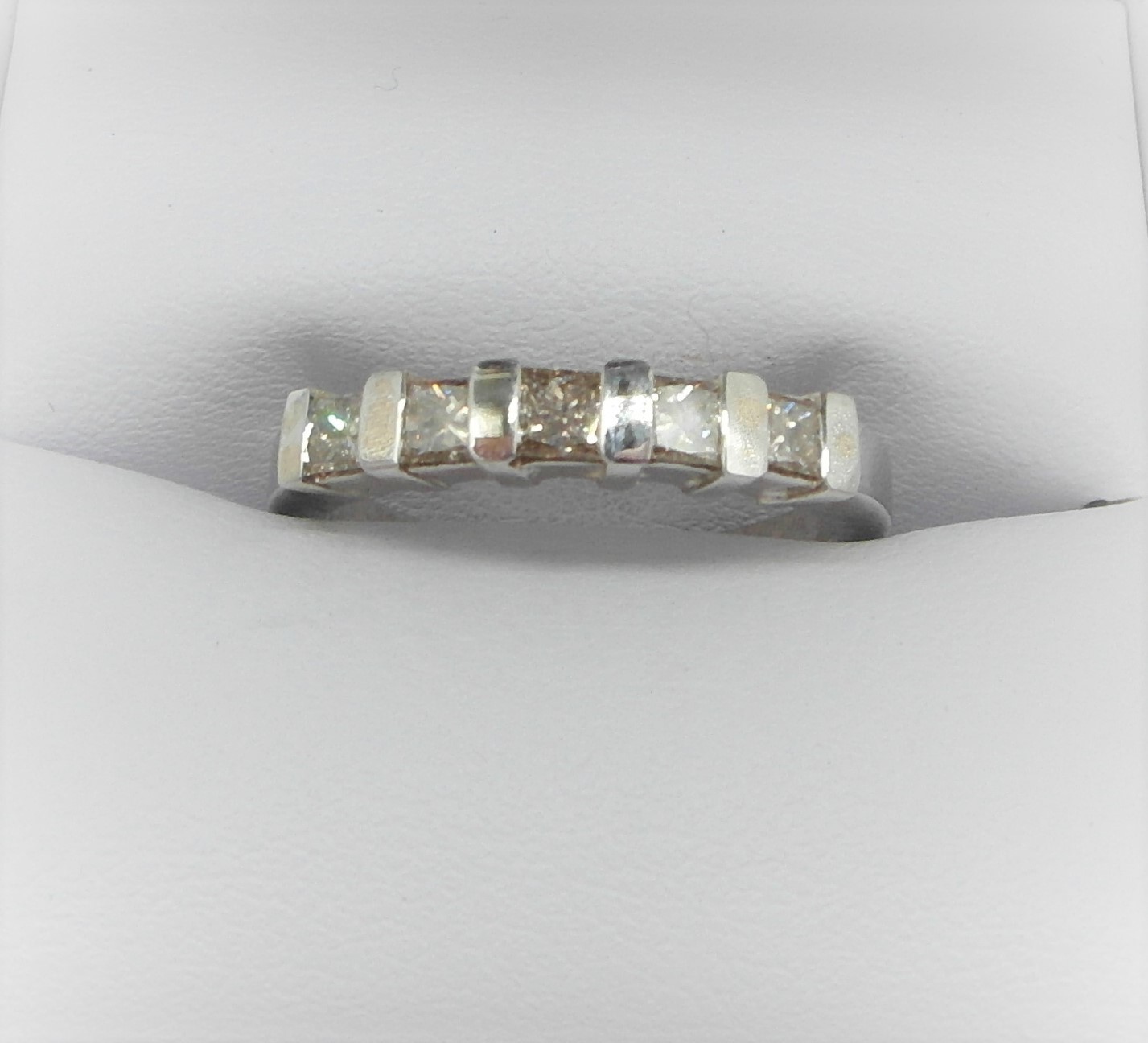 14Ct White Gold 5 Stone Diamond Half Hoop Ring - Image 7 of 7