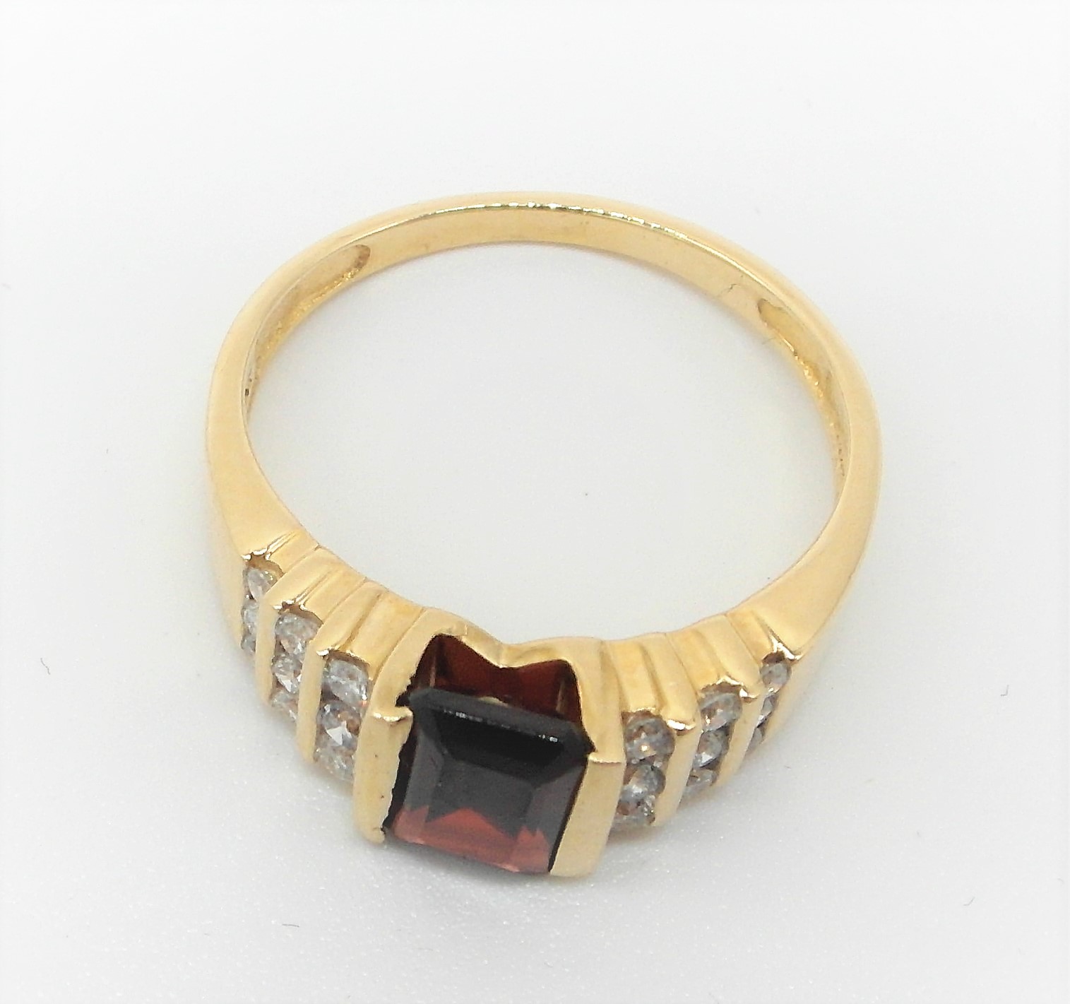 Gold Diamond & Garnet Ring - Image 5 of 6