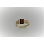 Gold Diamond & Garnet Ring