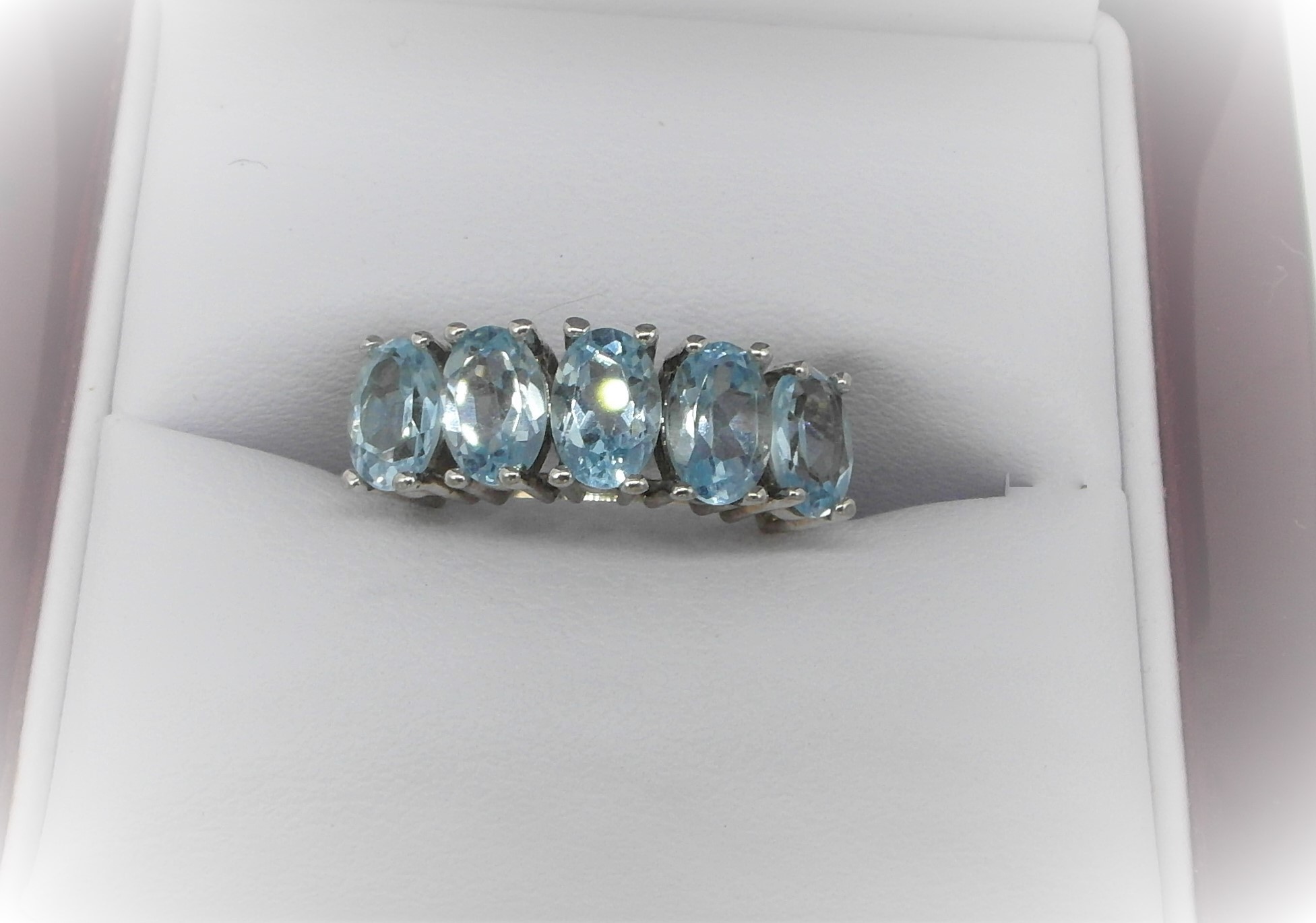 Gold 5 Stone Topaz Ring - Image 3 of 6