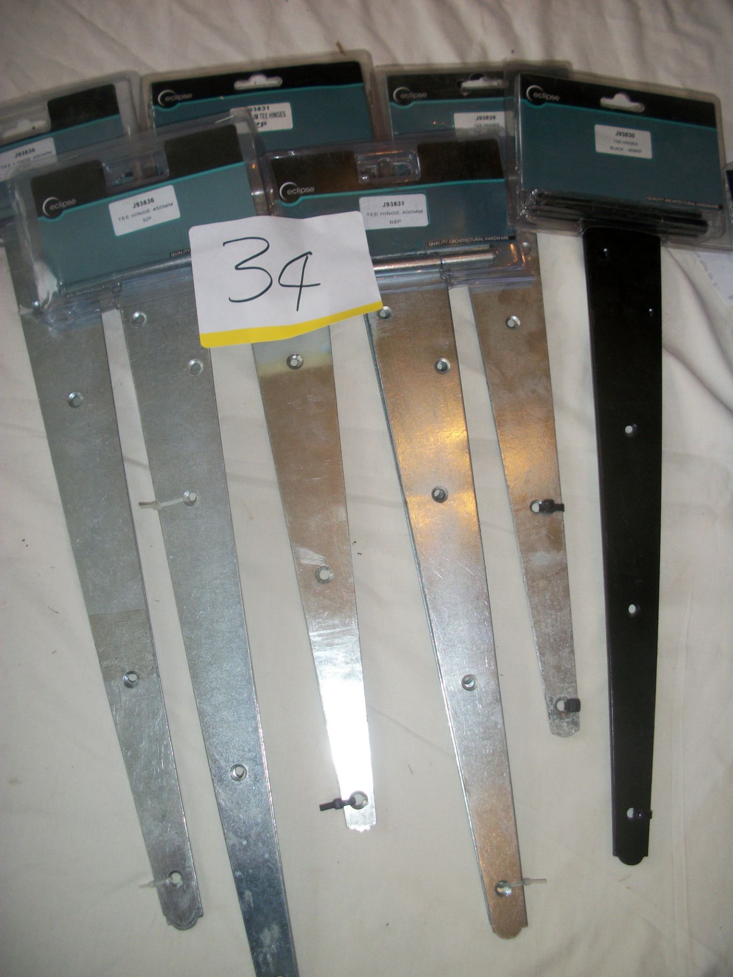 6 Pairs of Various Size Tee Hinges