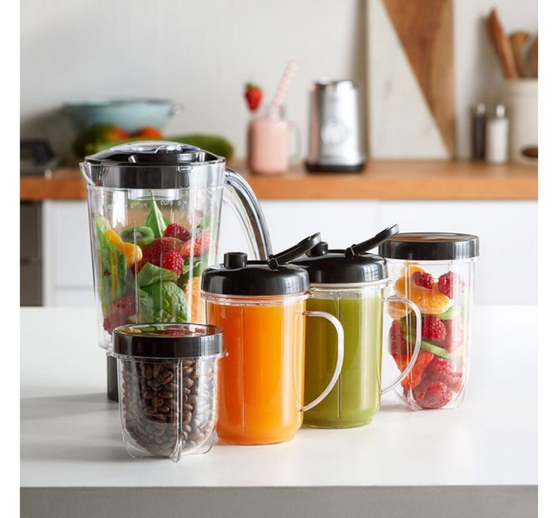 (AP38) 4-in-1 Blender Includes attachments for blending, grinding and juicing, as well as stro...